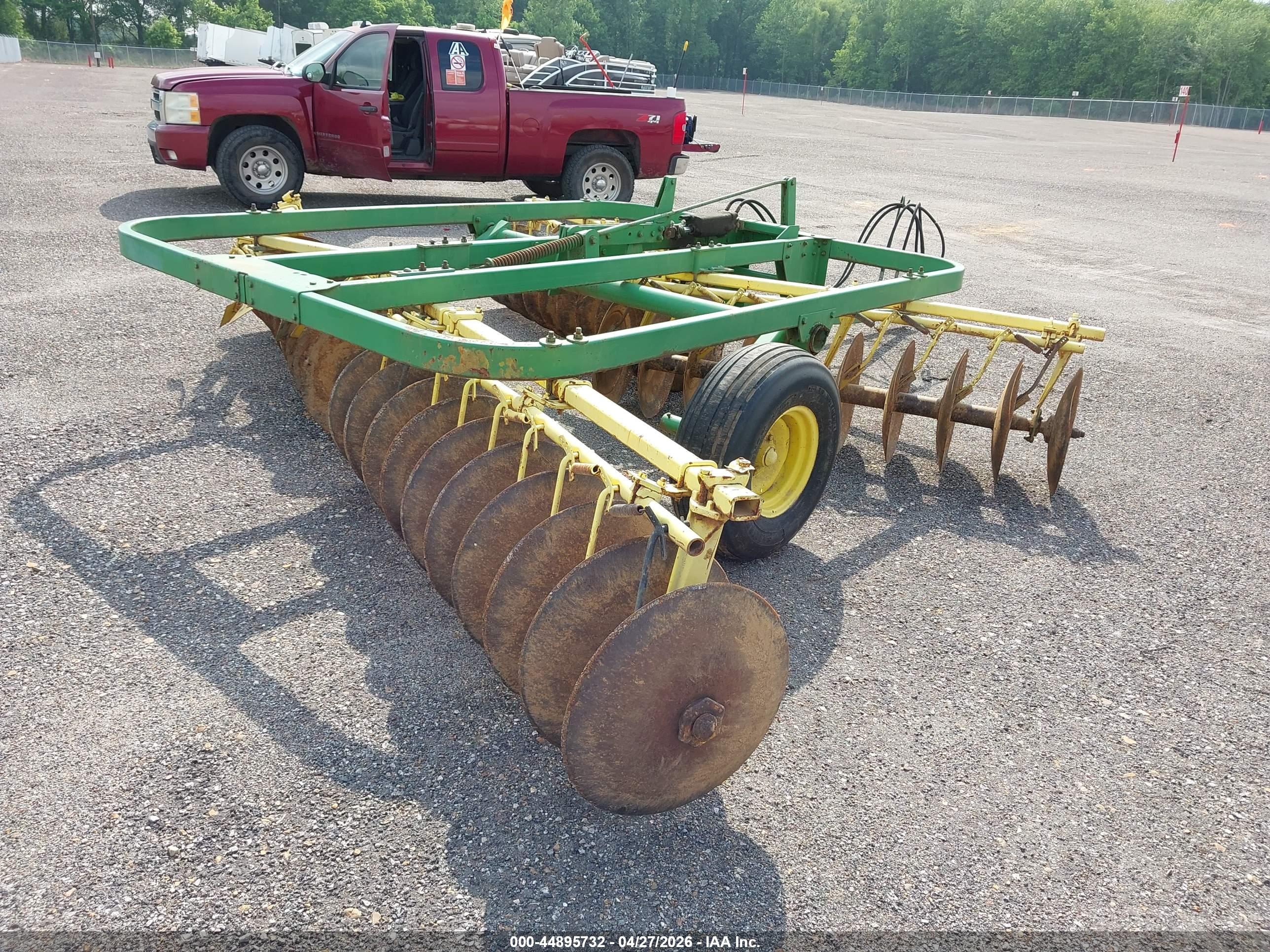 JOHN DEERE image 4