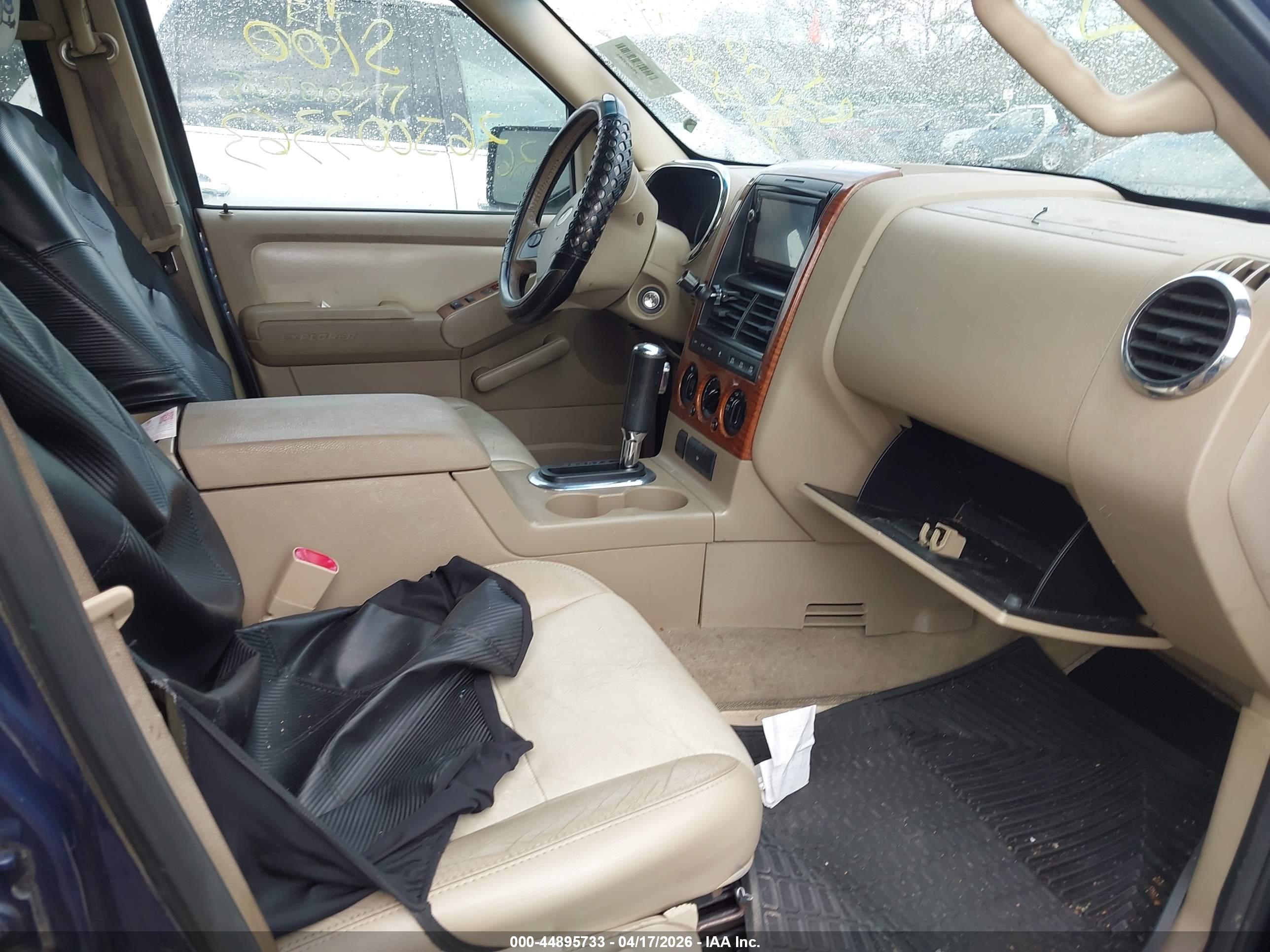 FORD EXPLORER image 5