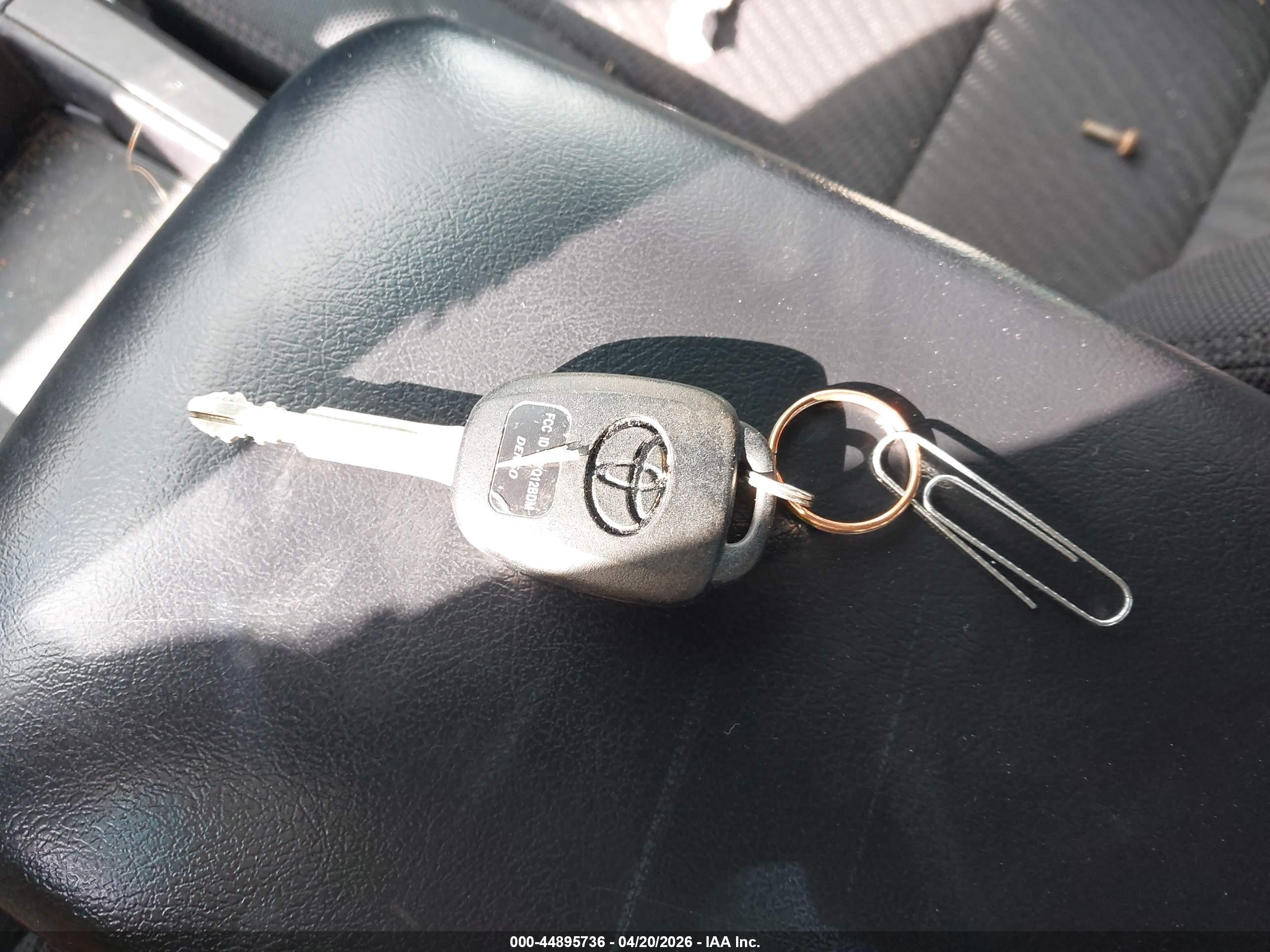 TOYOTA CAMRY image 11