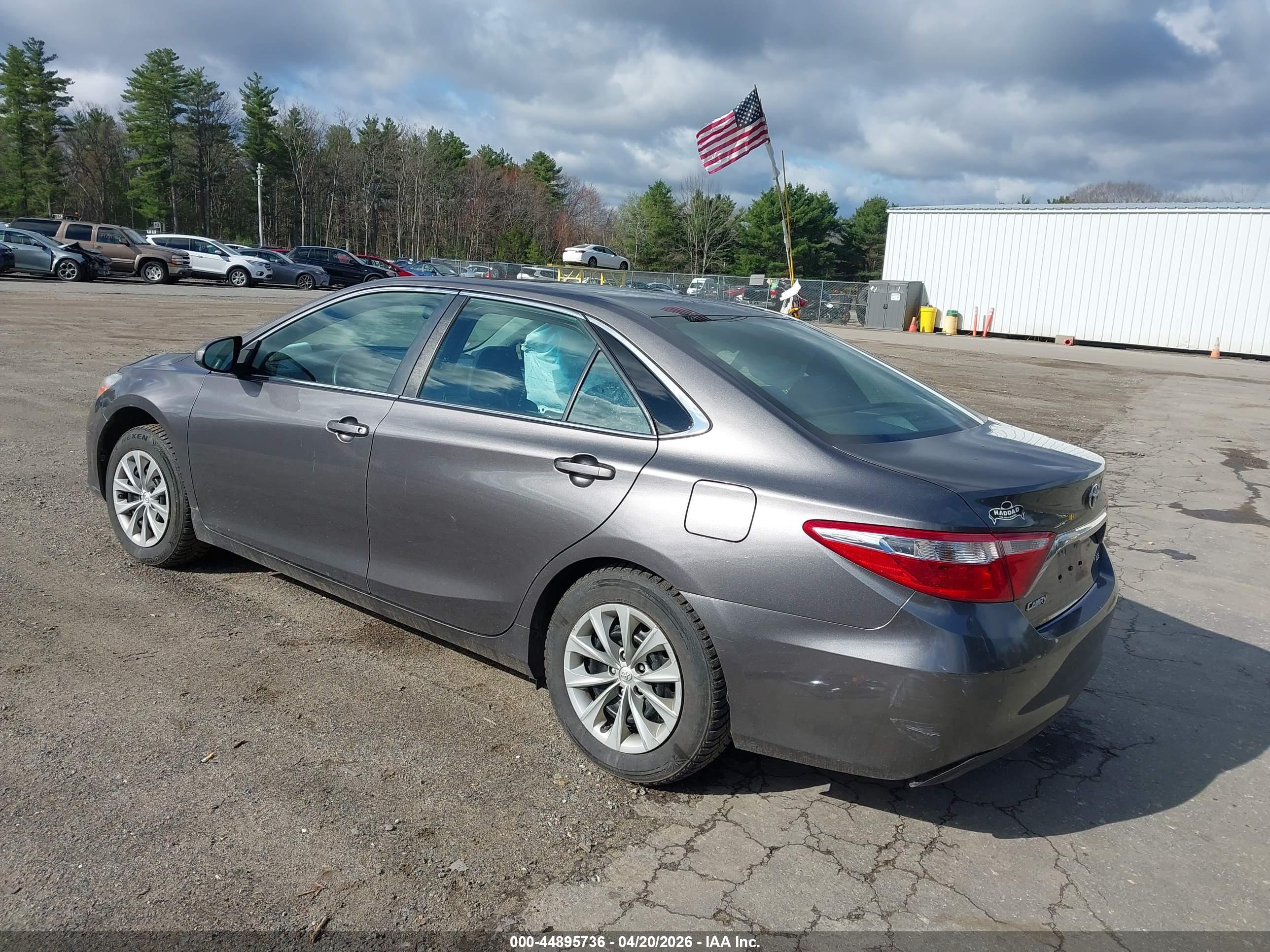 TOYOTA CAMRY image 3
