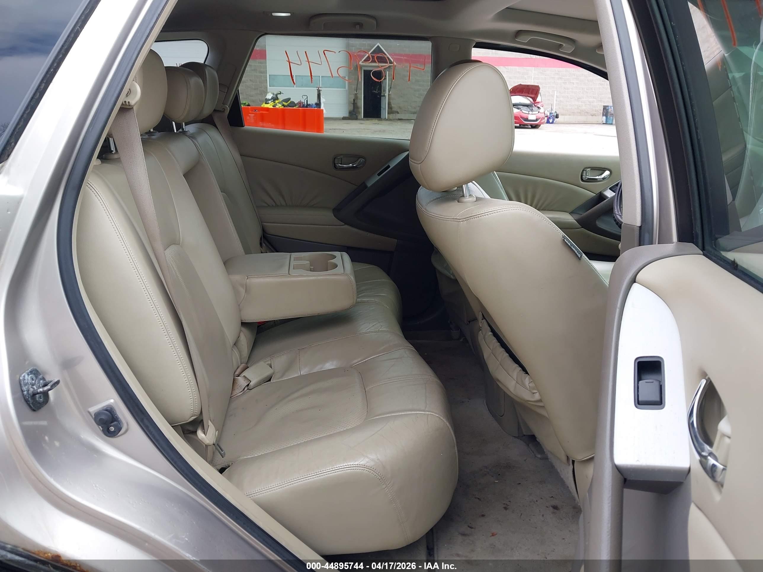 NISSAN MURANO image 8