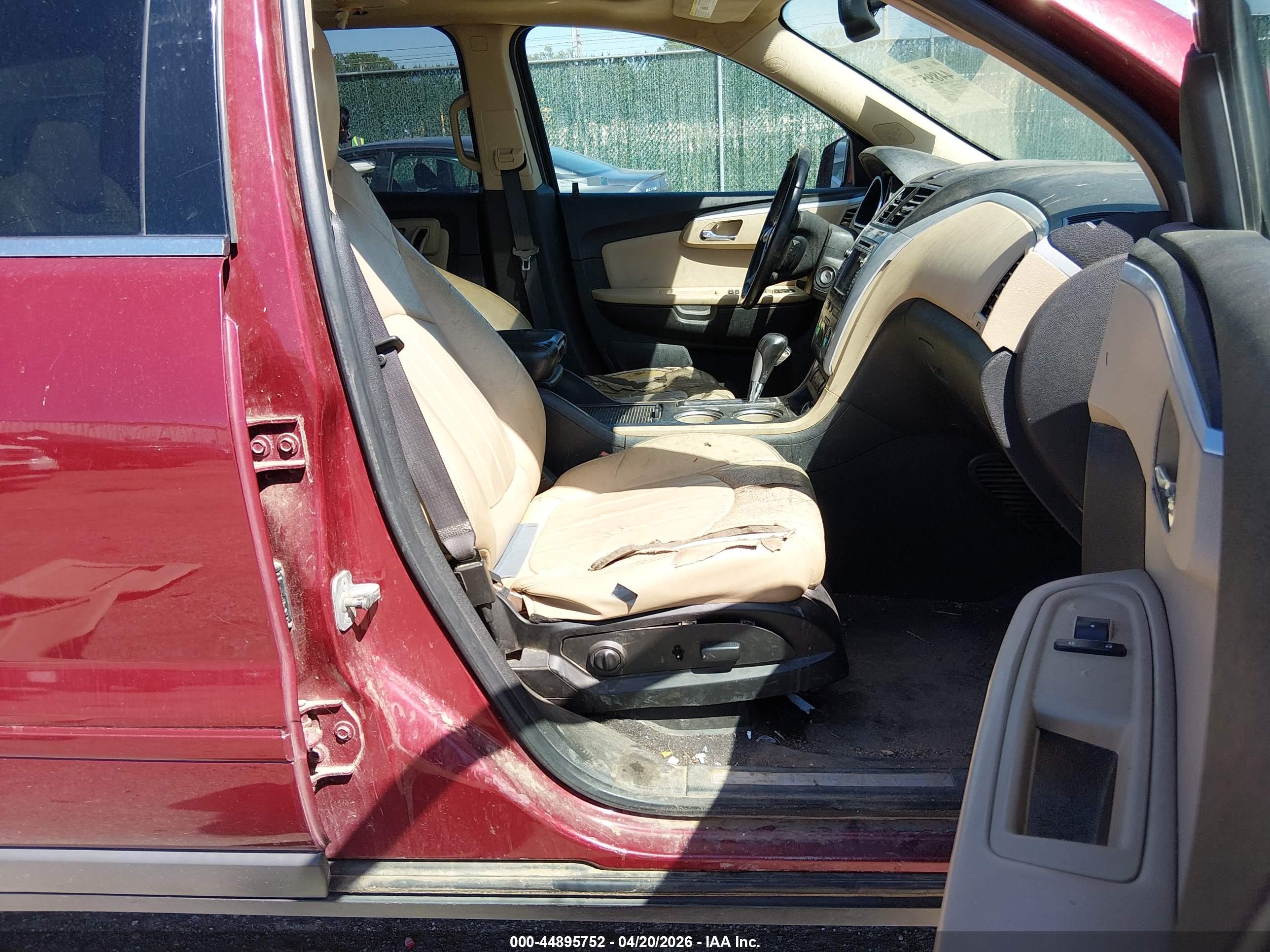 CHEVROLET TRAVERSE image 5