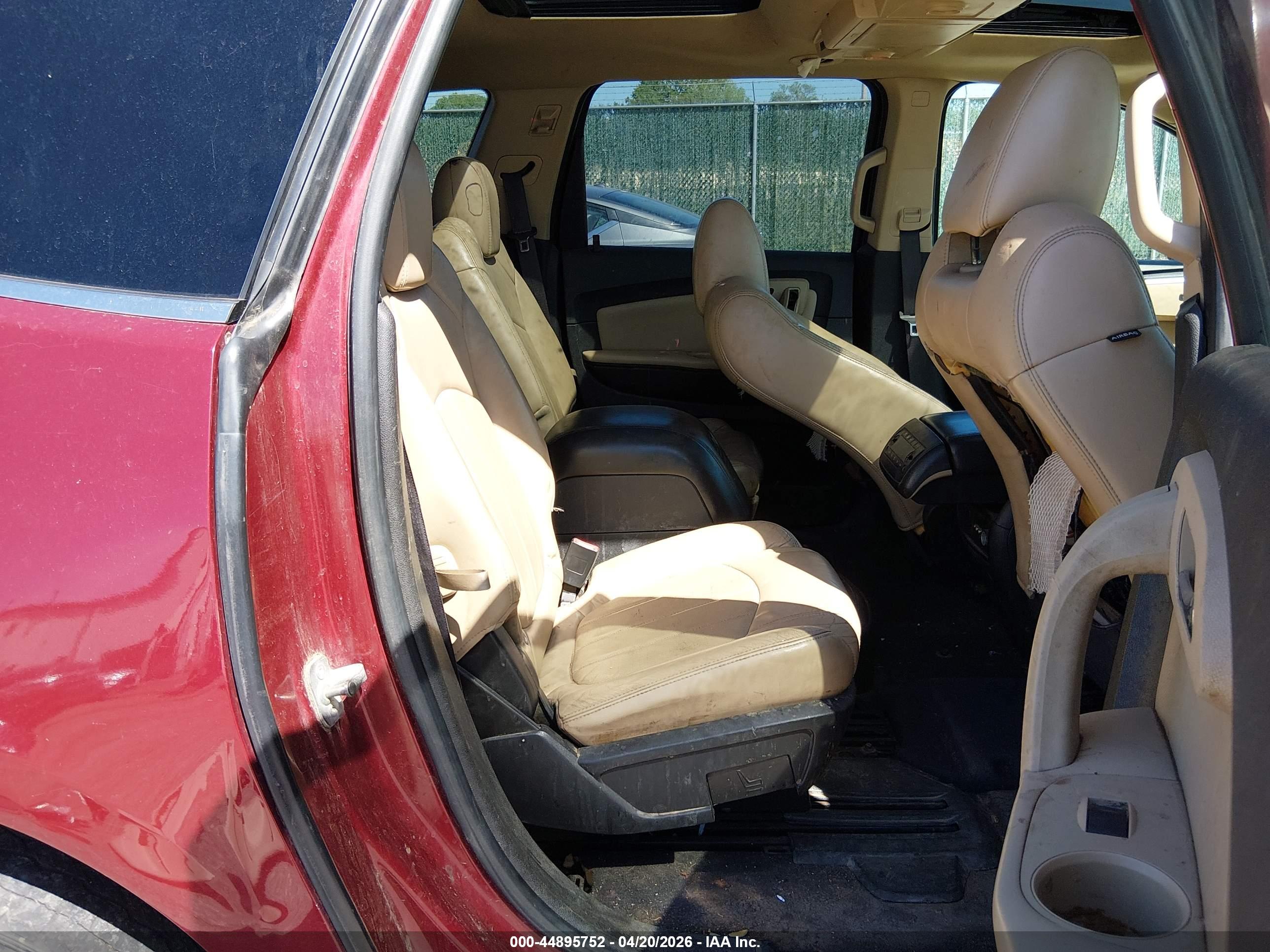 CHEVROLET TRAVERSE image 8