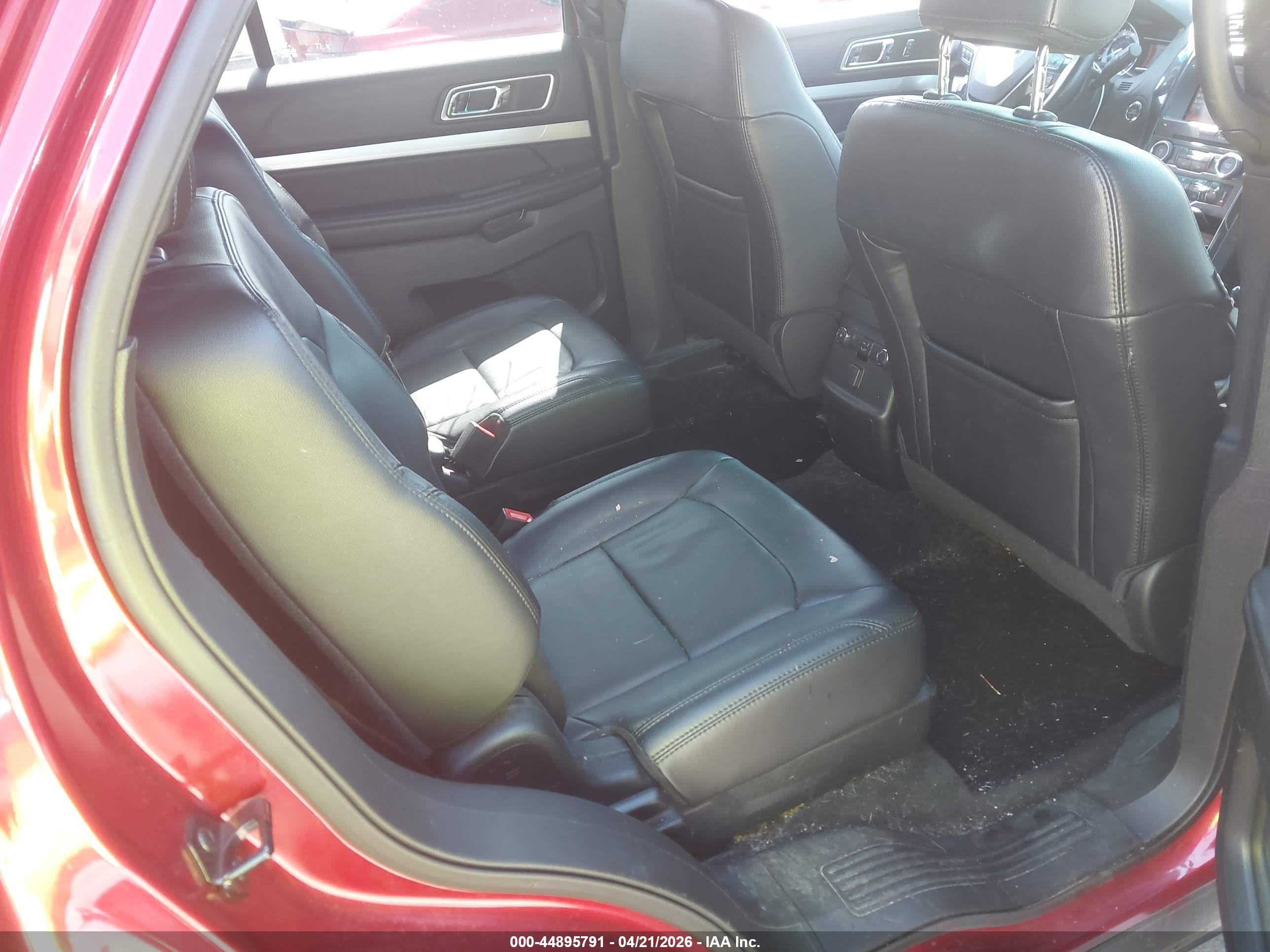 FORD EXPLORER image 8