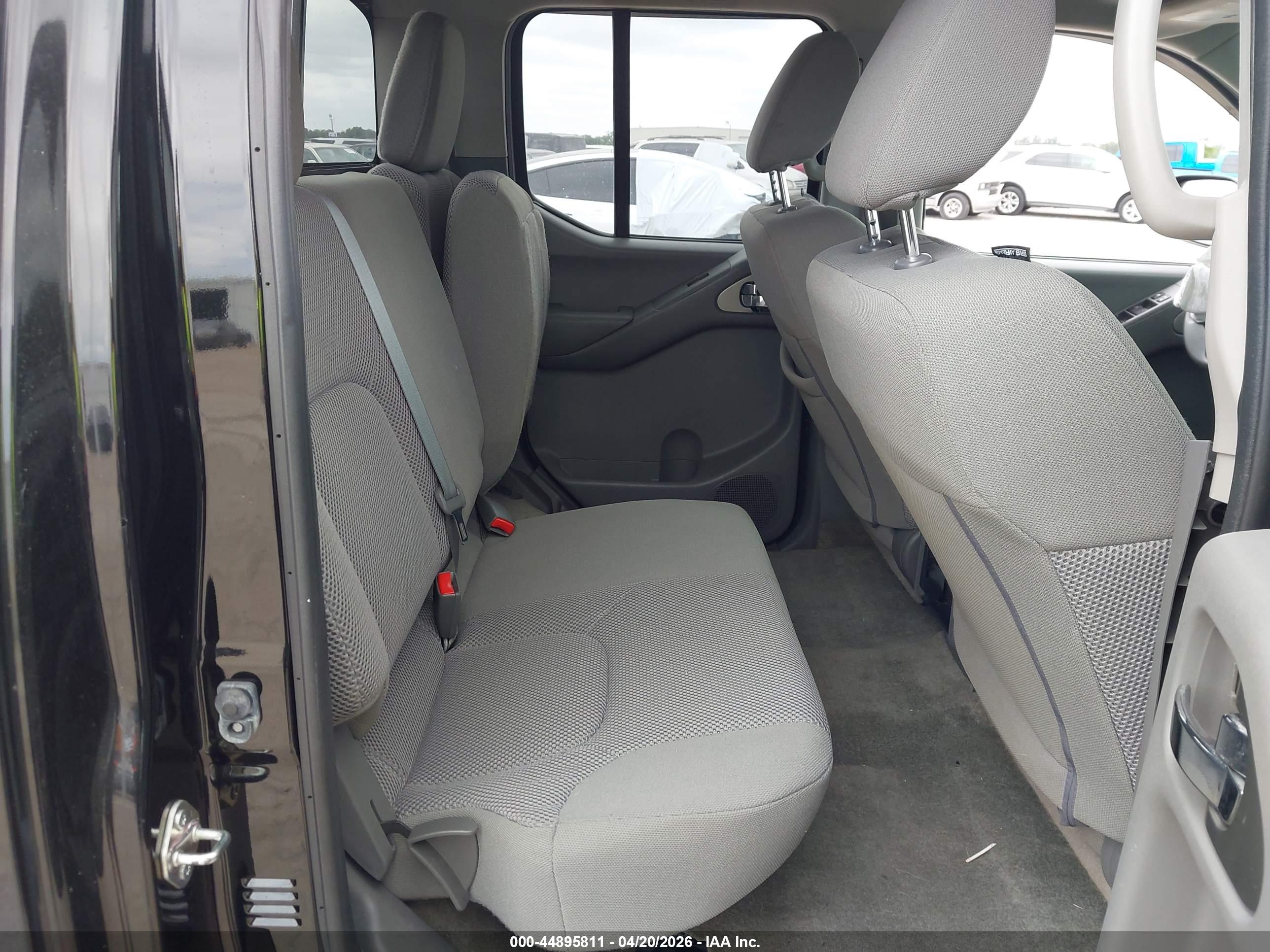NISSAN FRONTIER image 8