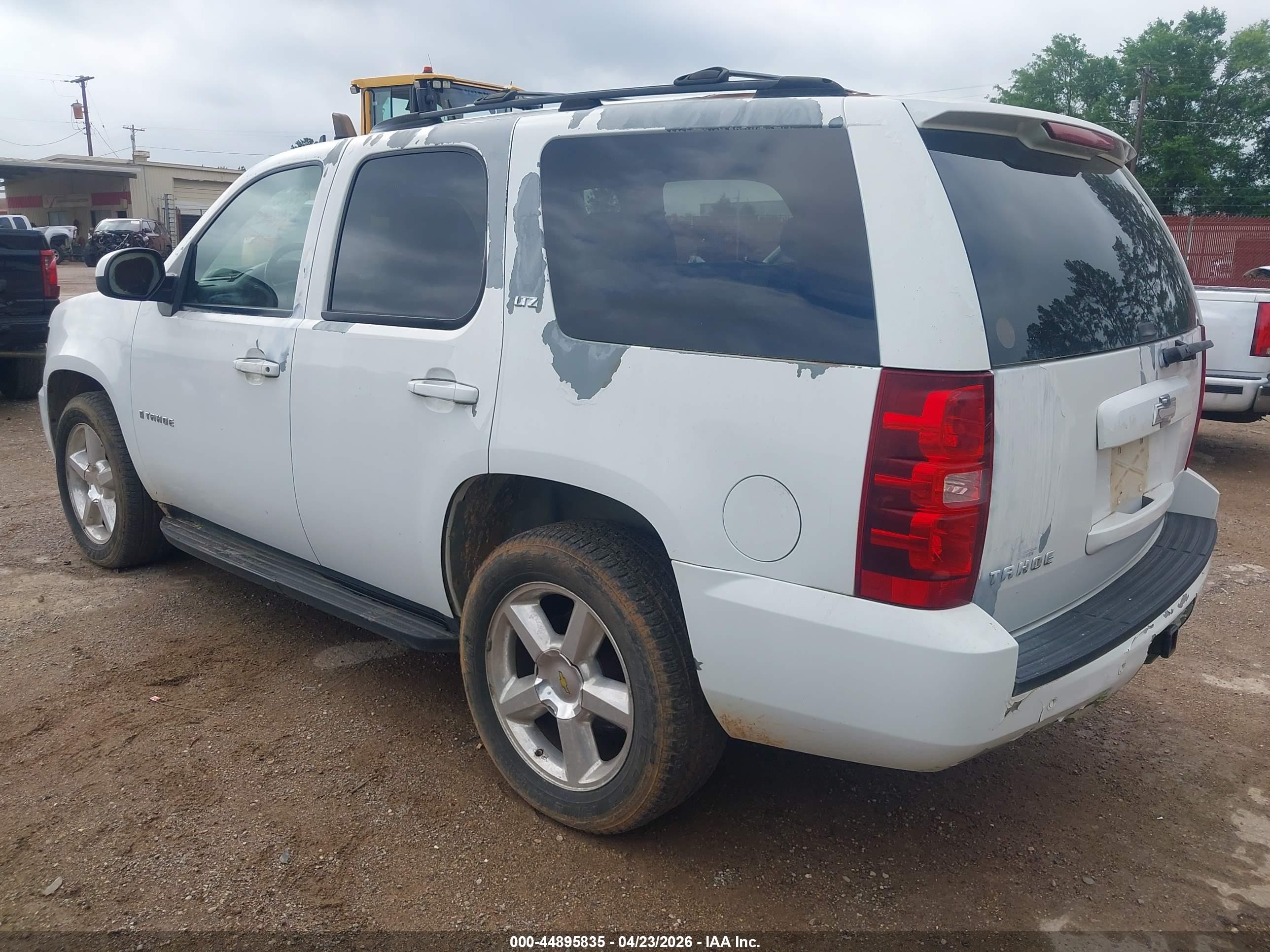 CHEVROLET TAHOE image 3
