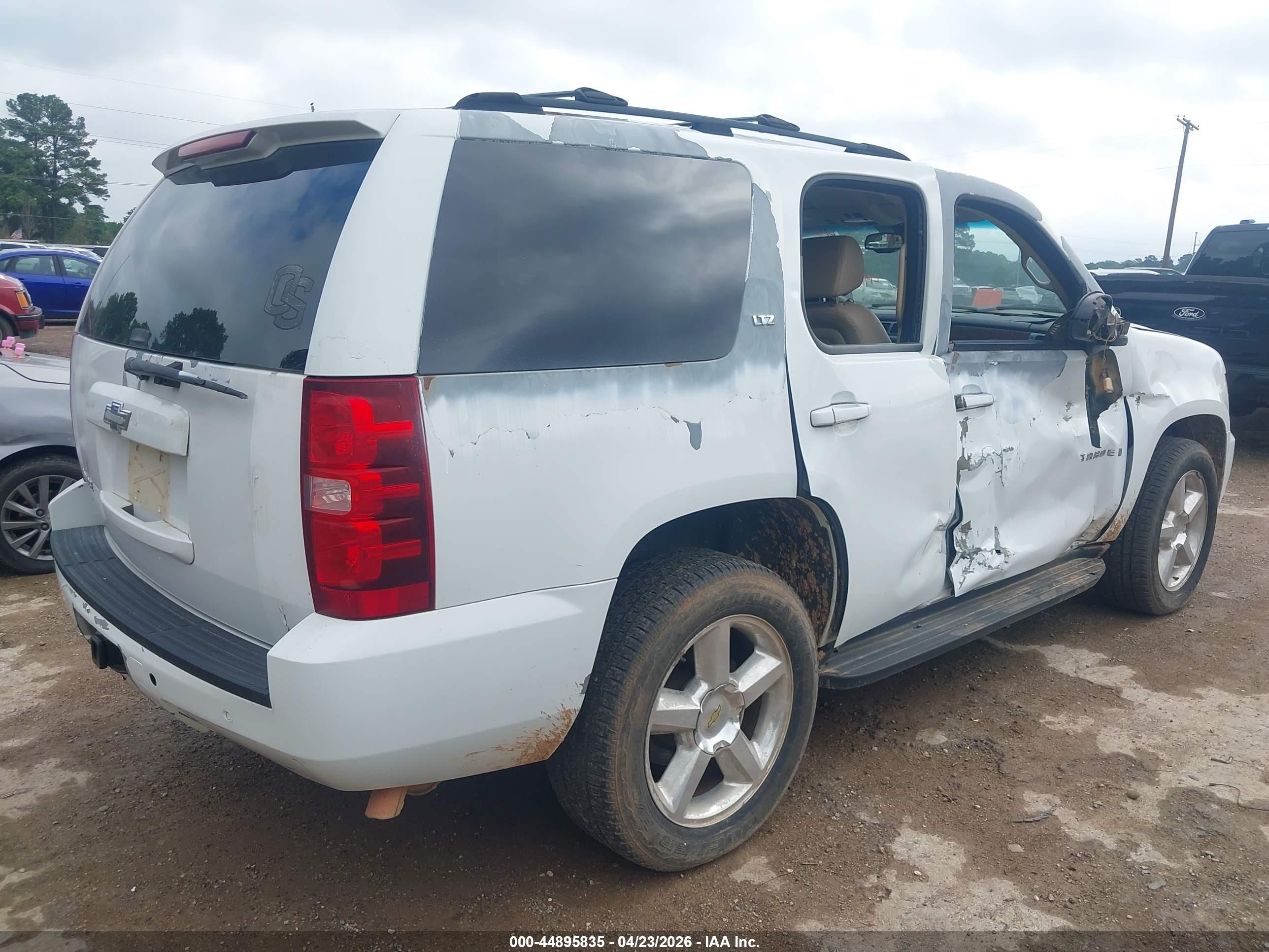 CHEVROLET TAHOE image 4