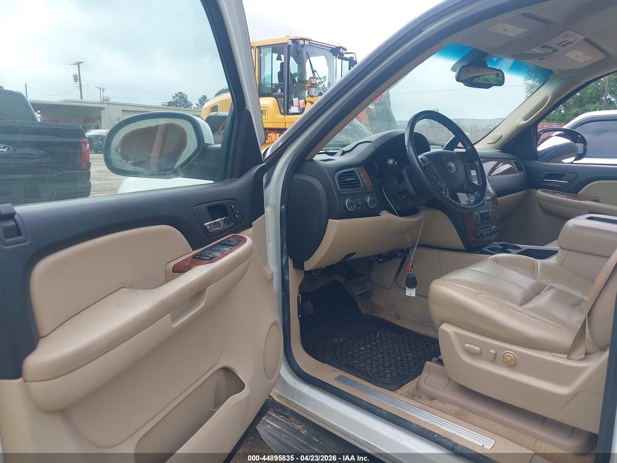 CHEVROLET TAHOE image 5