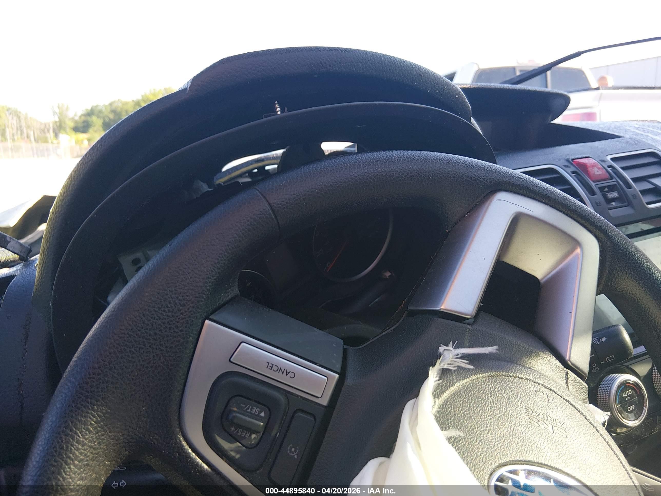 SUBARU FORESTER image 7