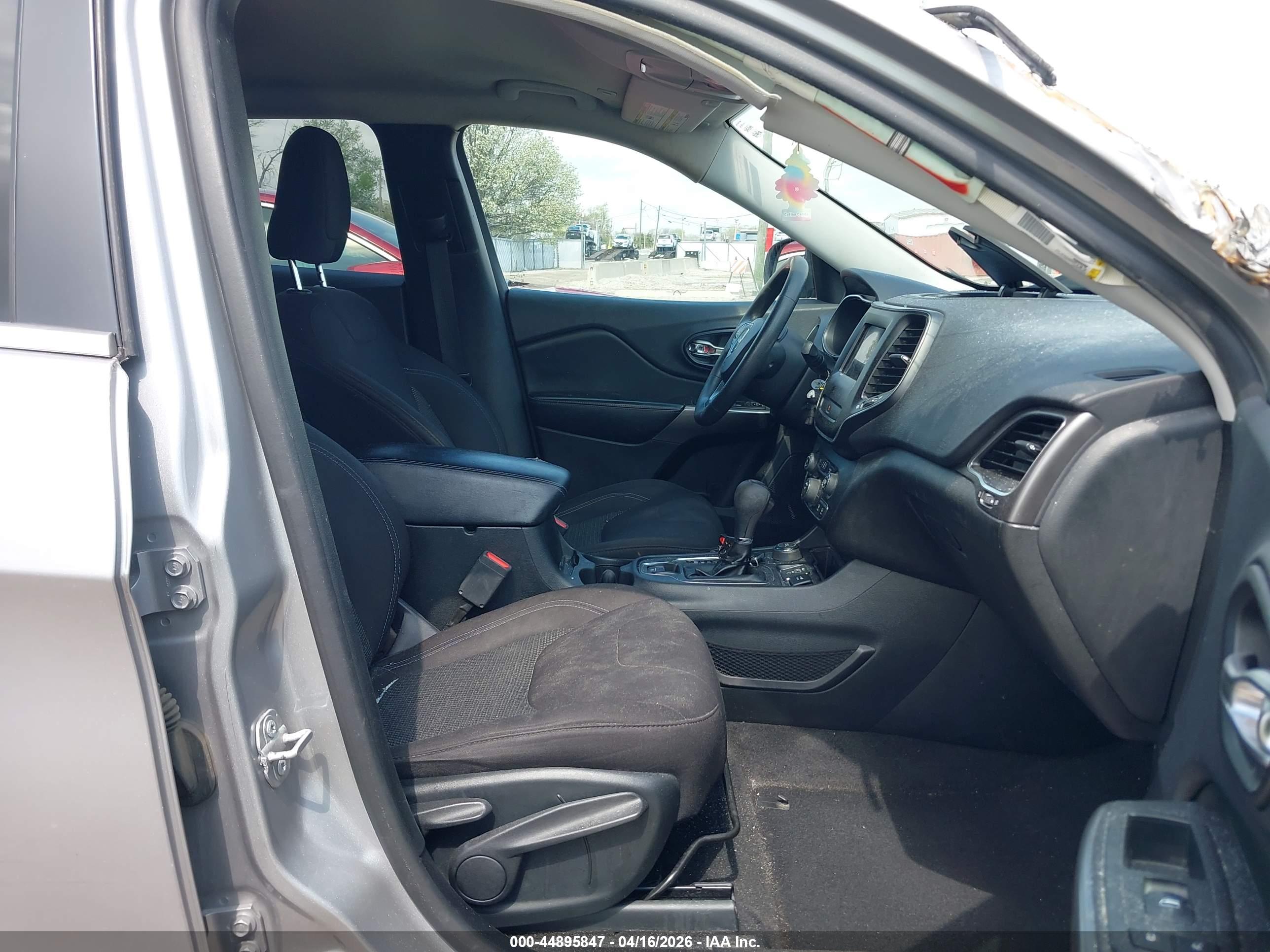 JEEP CHEROKEE image 5