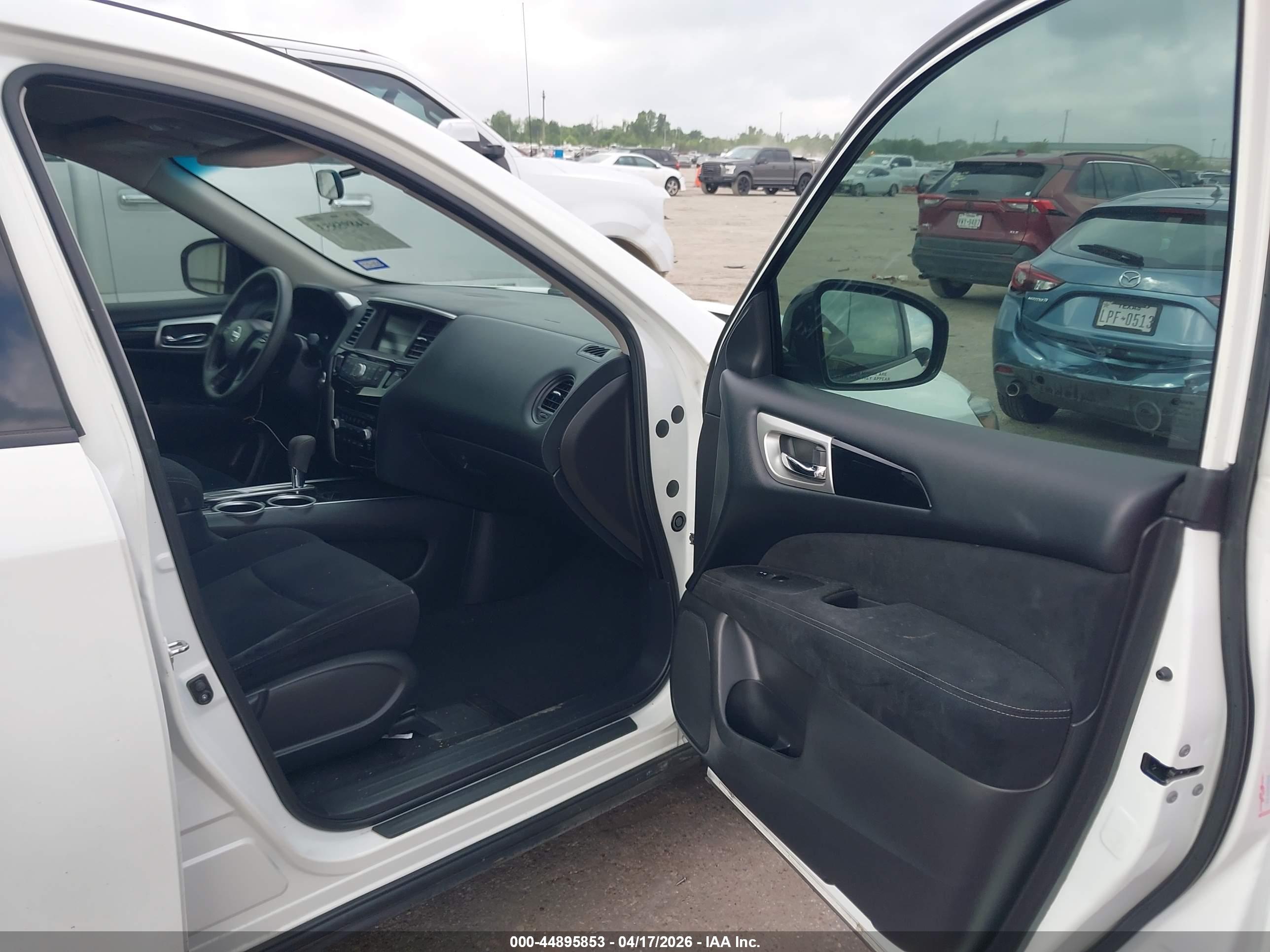 NISSAN PATHFINDER image 5