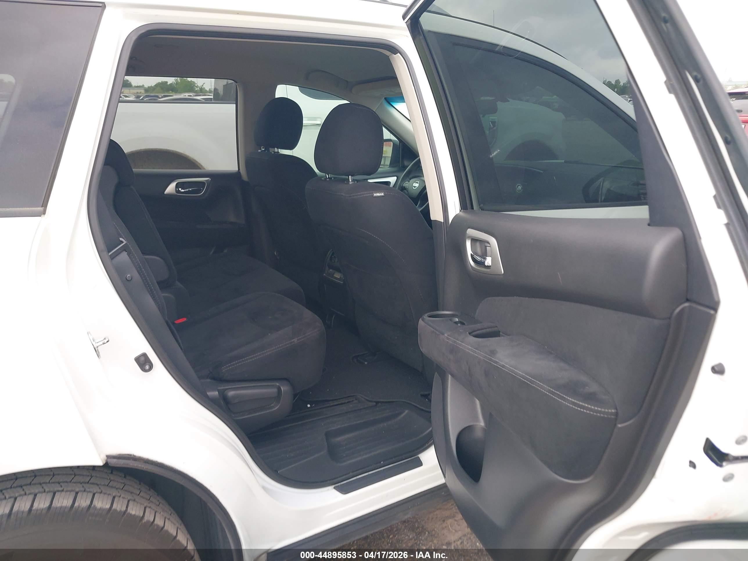 NISSAN PATHFINDER image 8