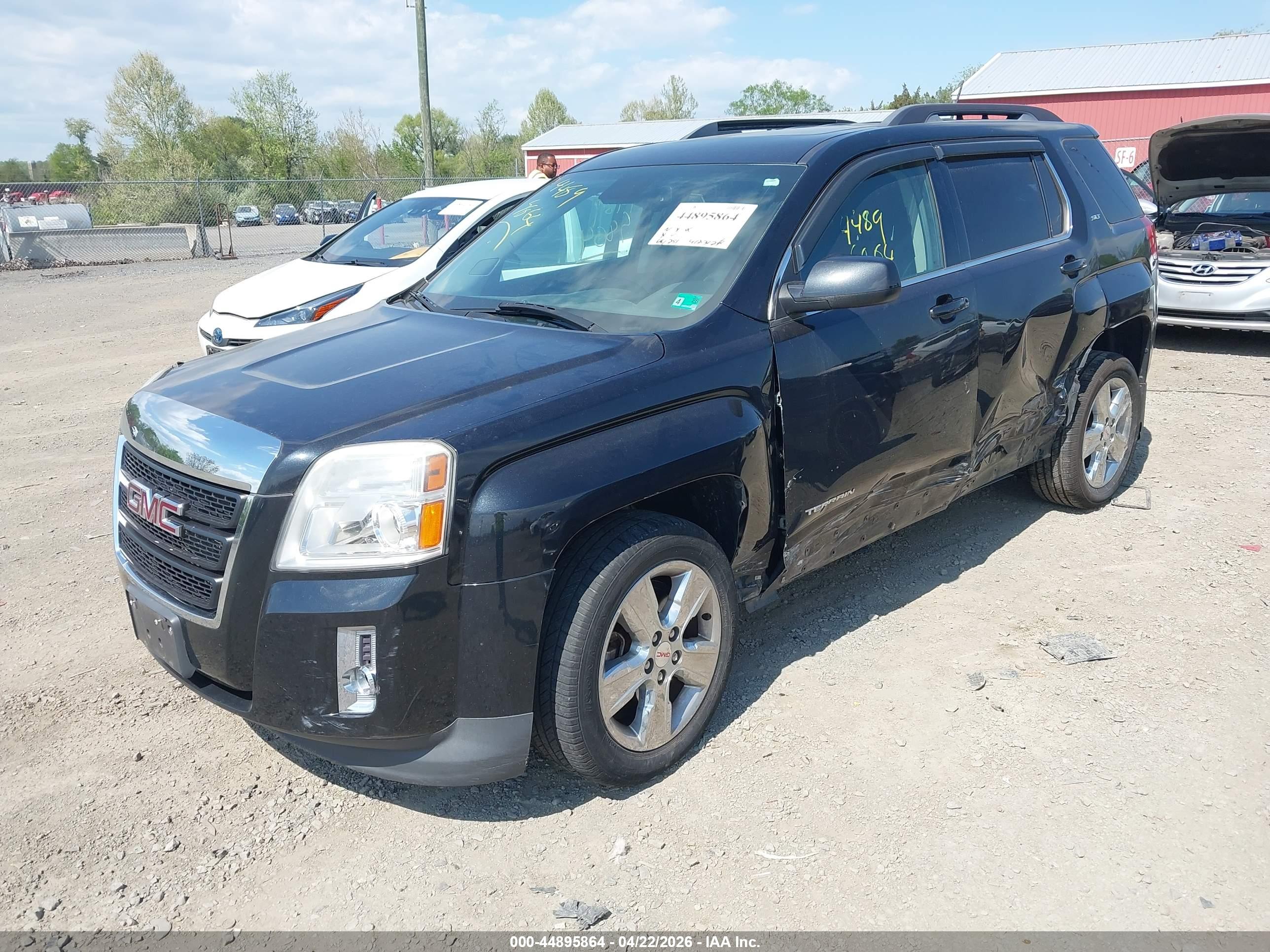 GMC TERRAIN image 2