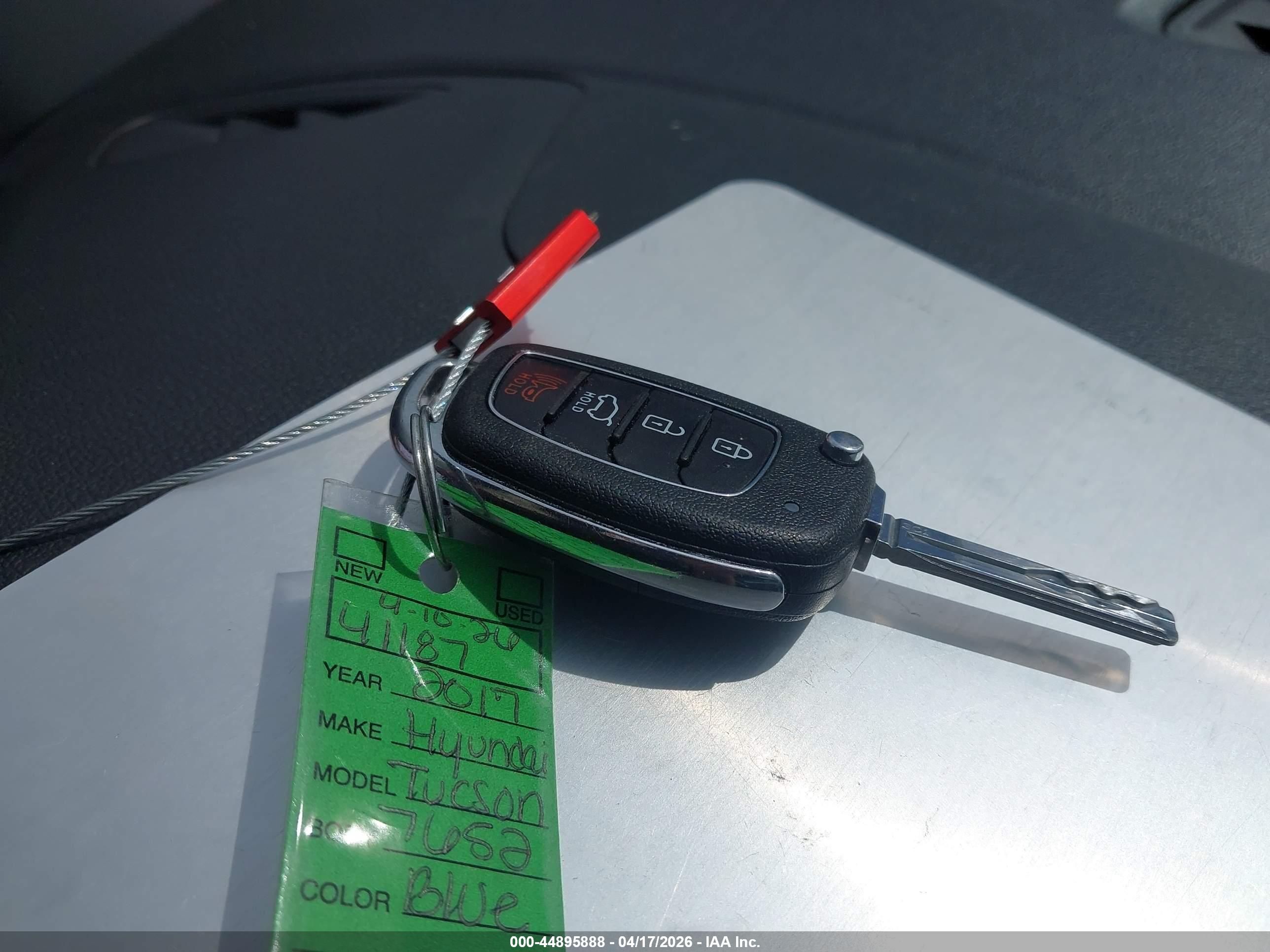 HYUNDAI TUCSON image 11