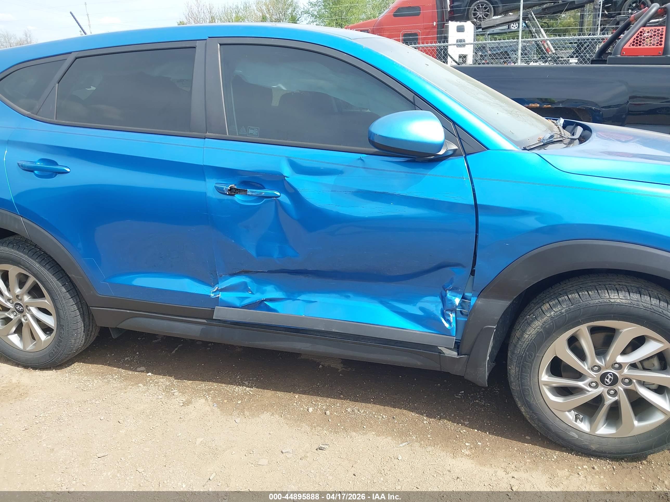 HYUNDAI TUCSON image 6