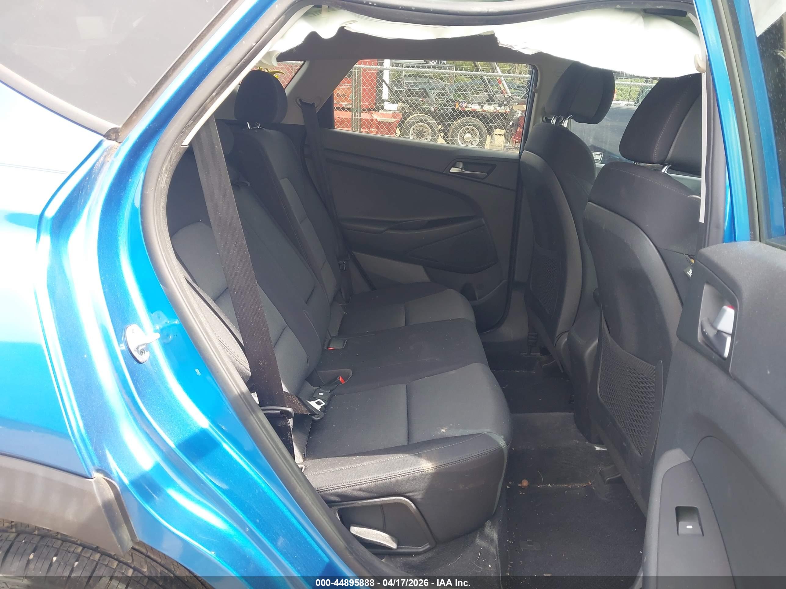 HYUNDAI TUCSON image 8