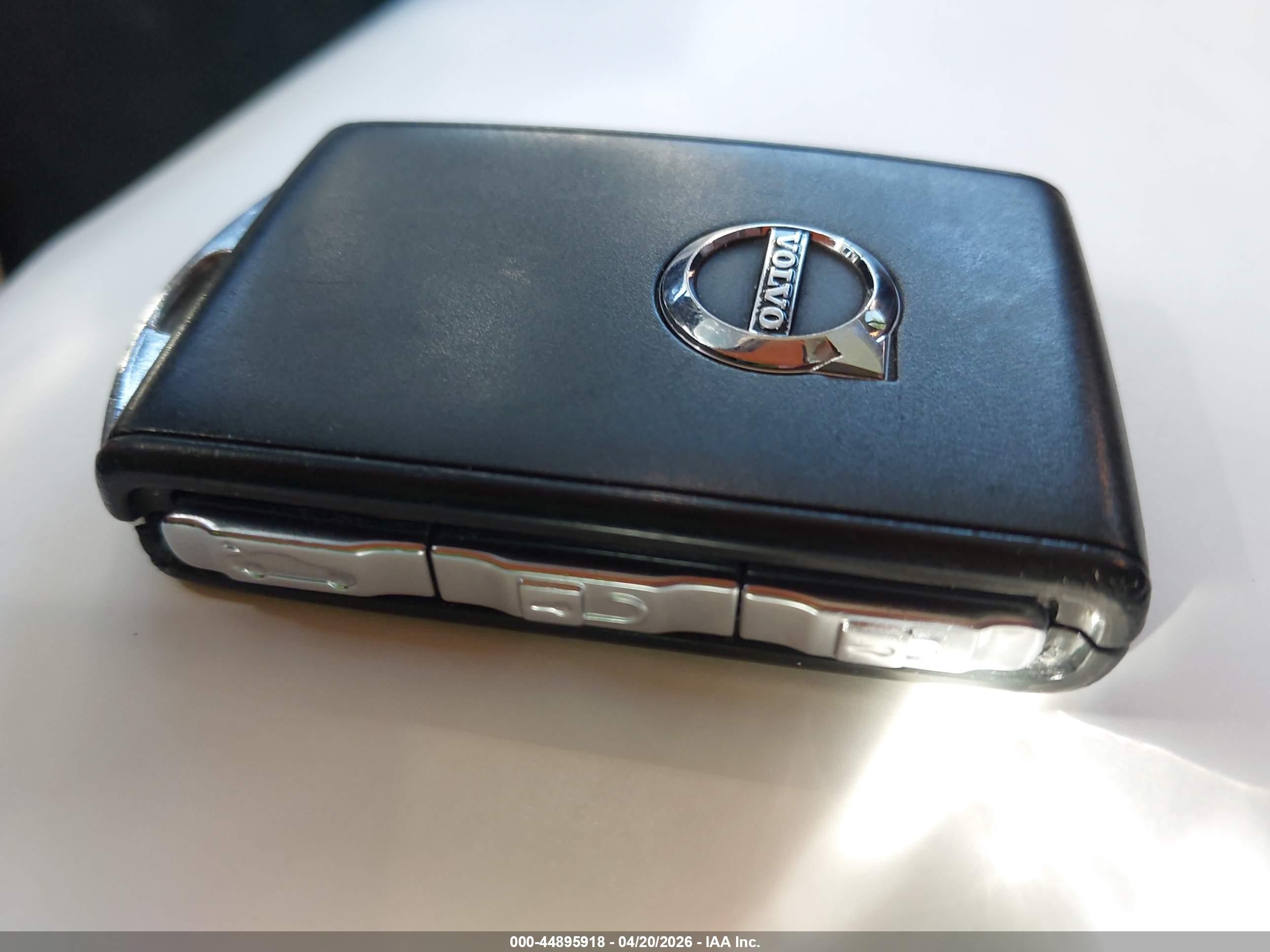 VOLVO XC90 image 11