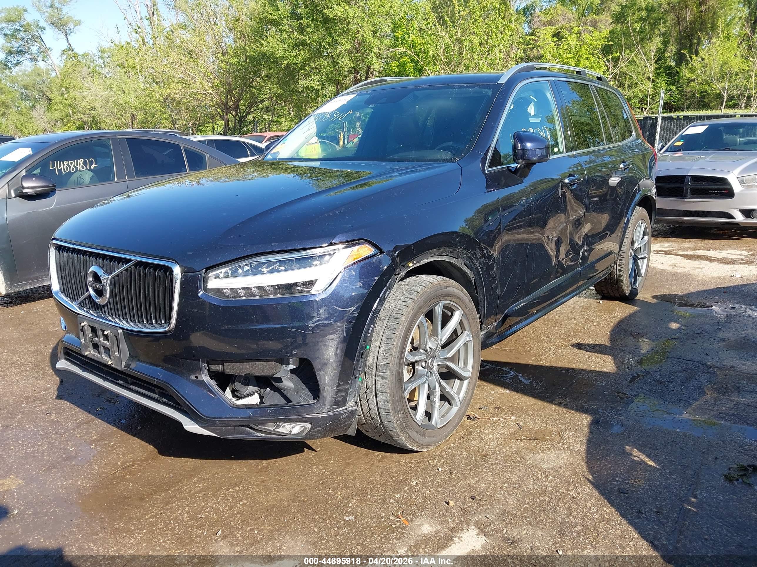 VOLVO XC90 image 2