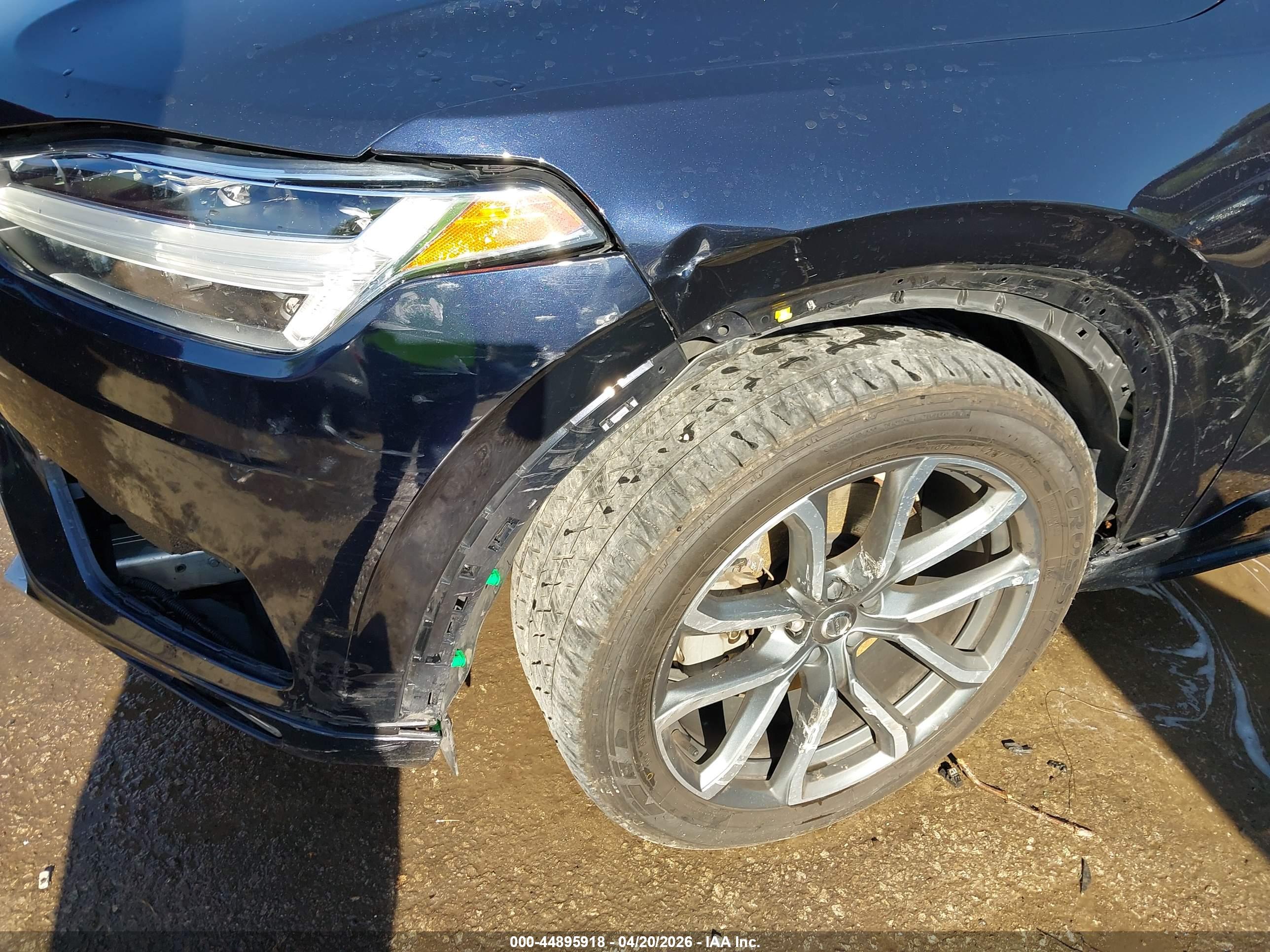 VOLVO XC90 image 6