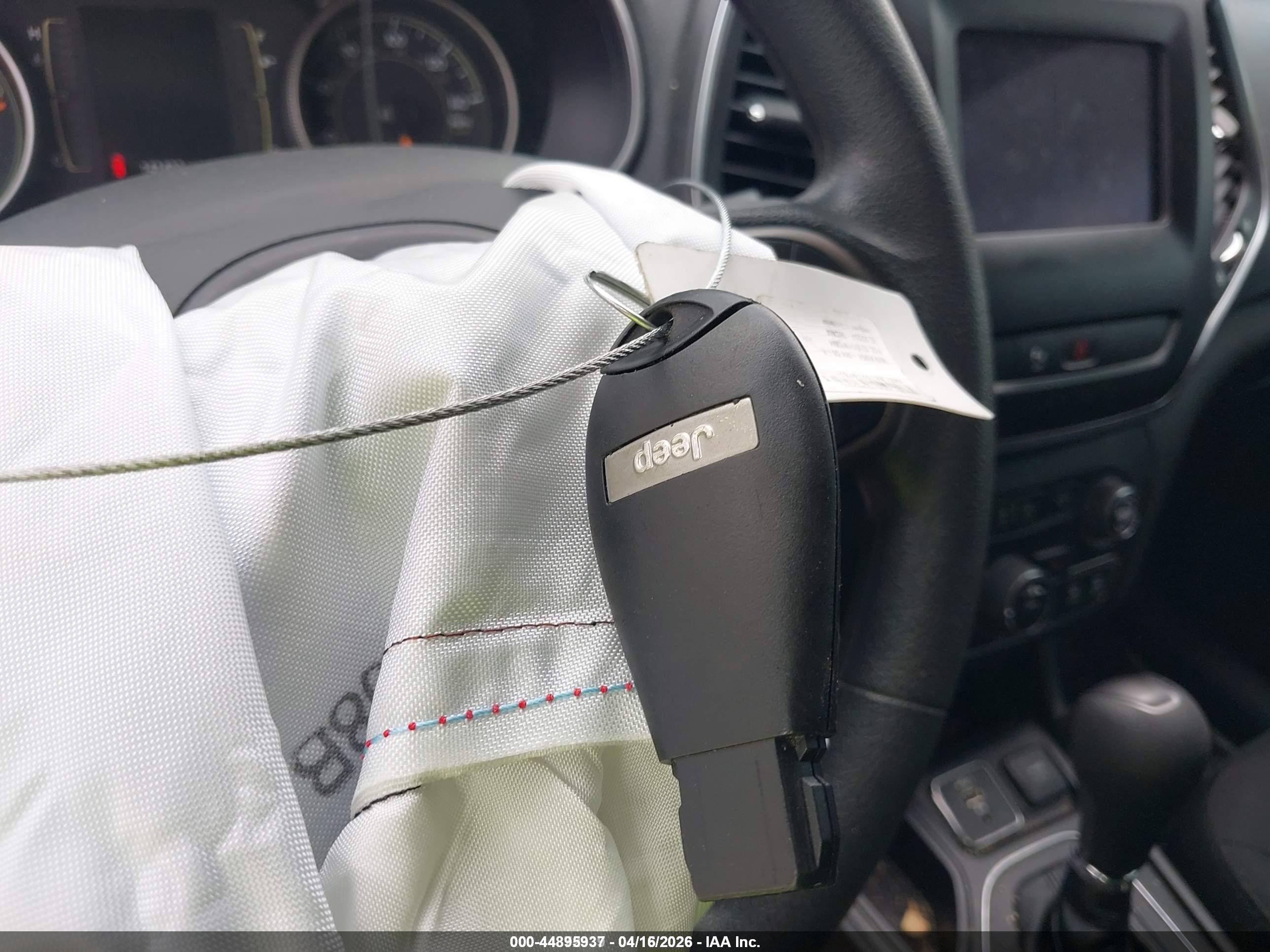 JEEP CHEROKEE image 11