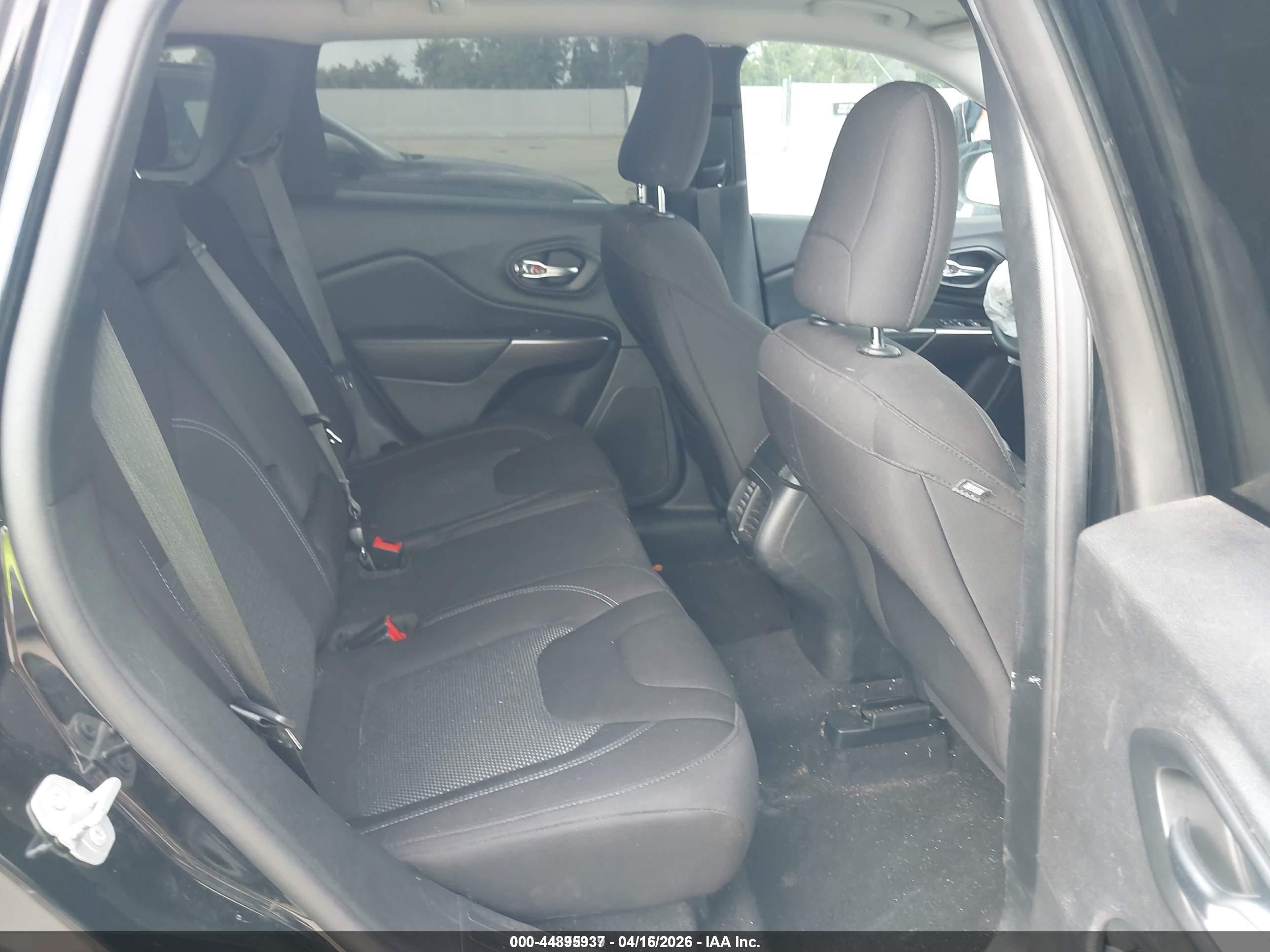 JEEP CHEROKEE image 8