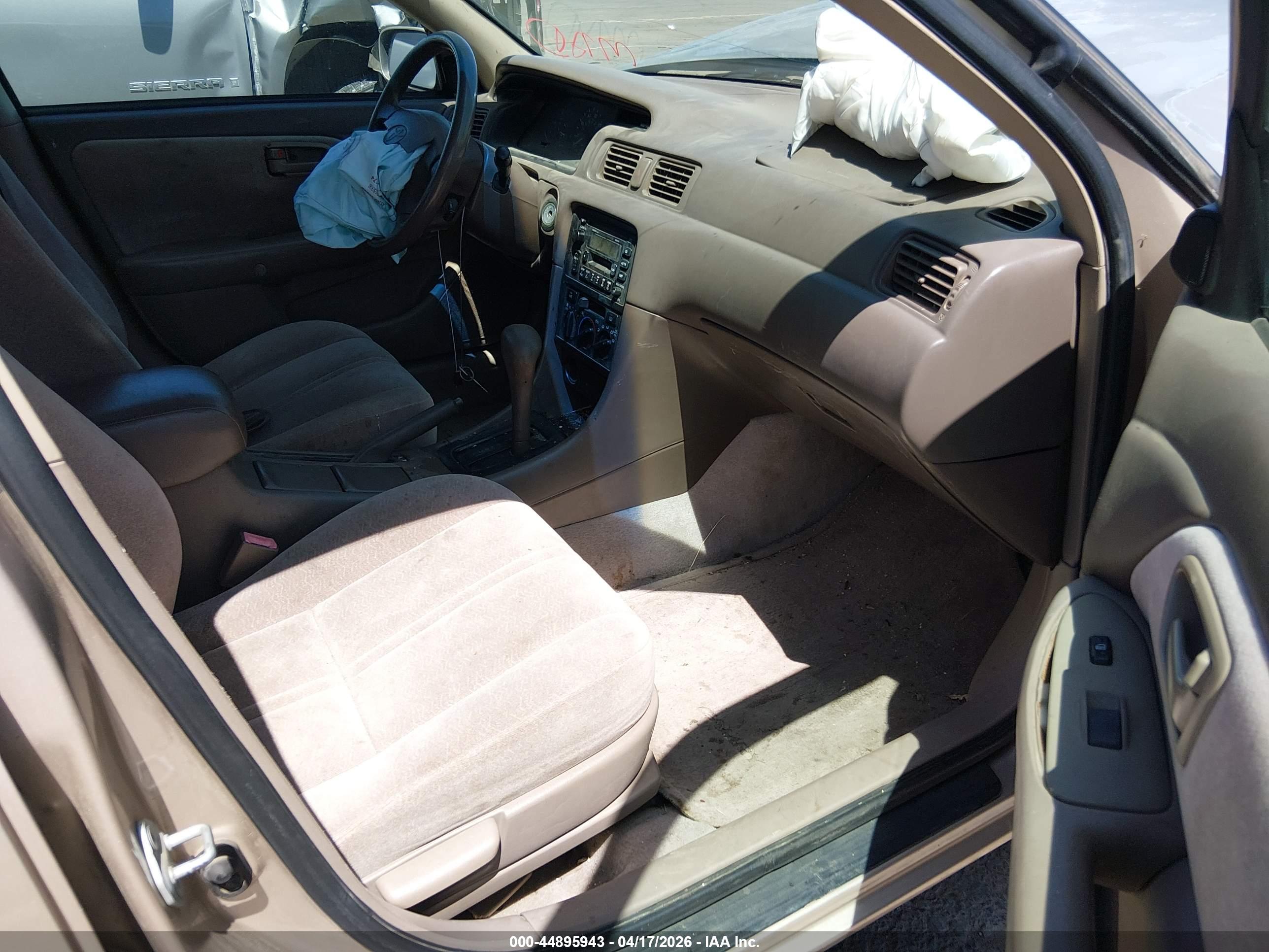 TOYOTA CAMRY image 5