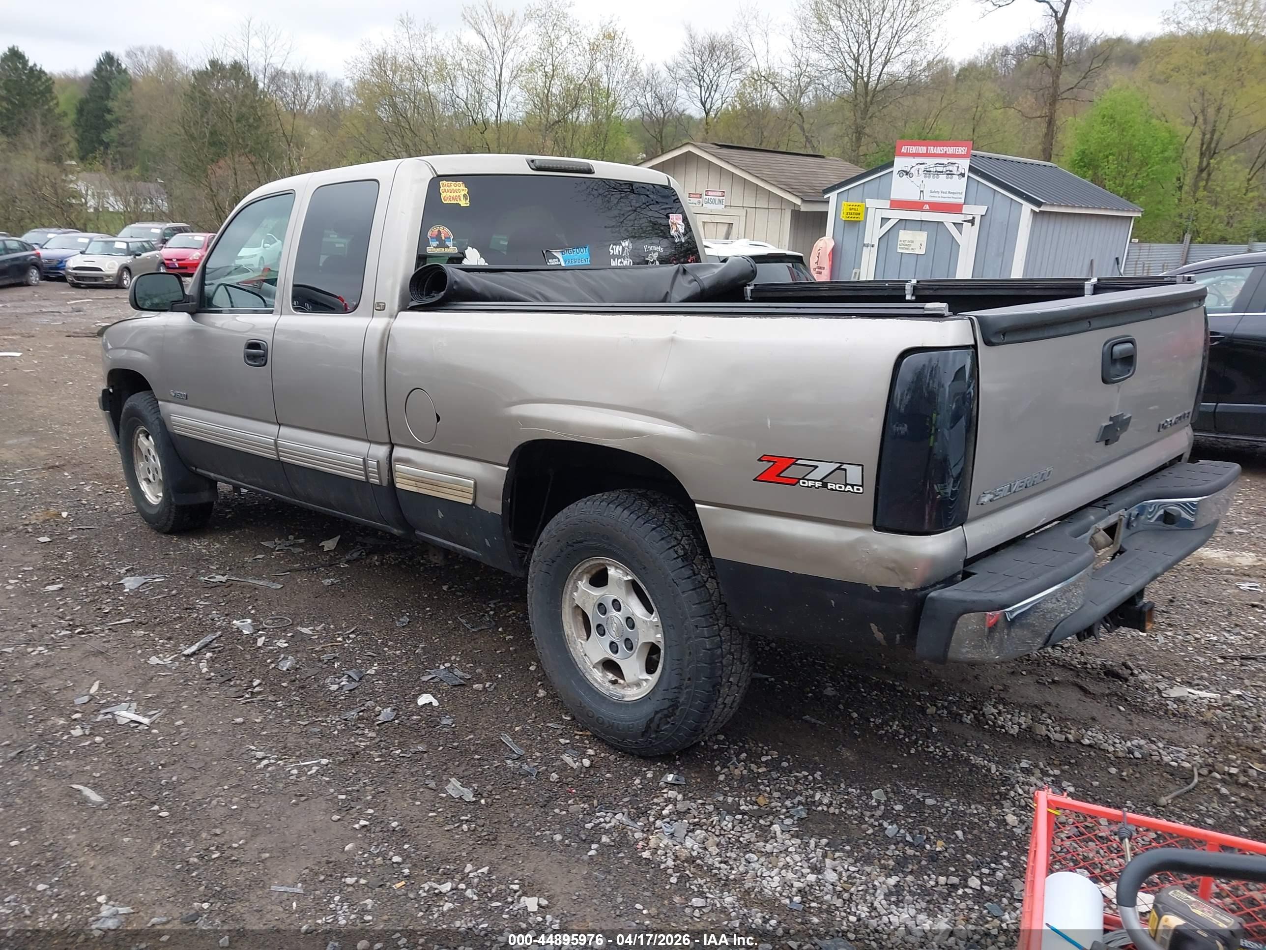 CHEVROLET SILVERADO image 3