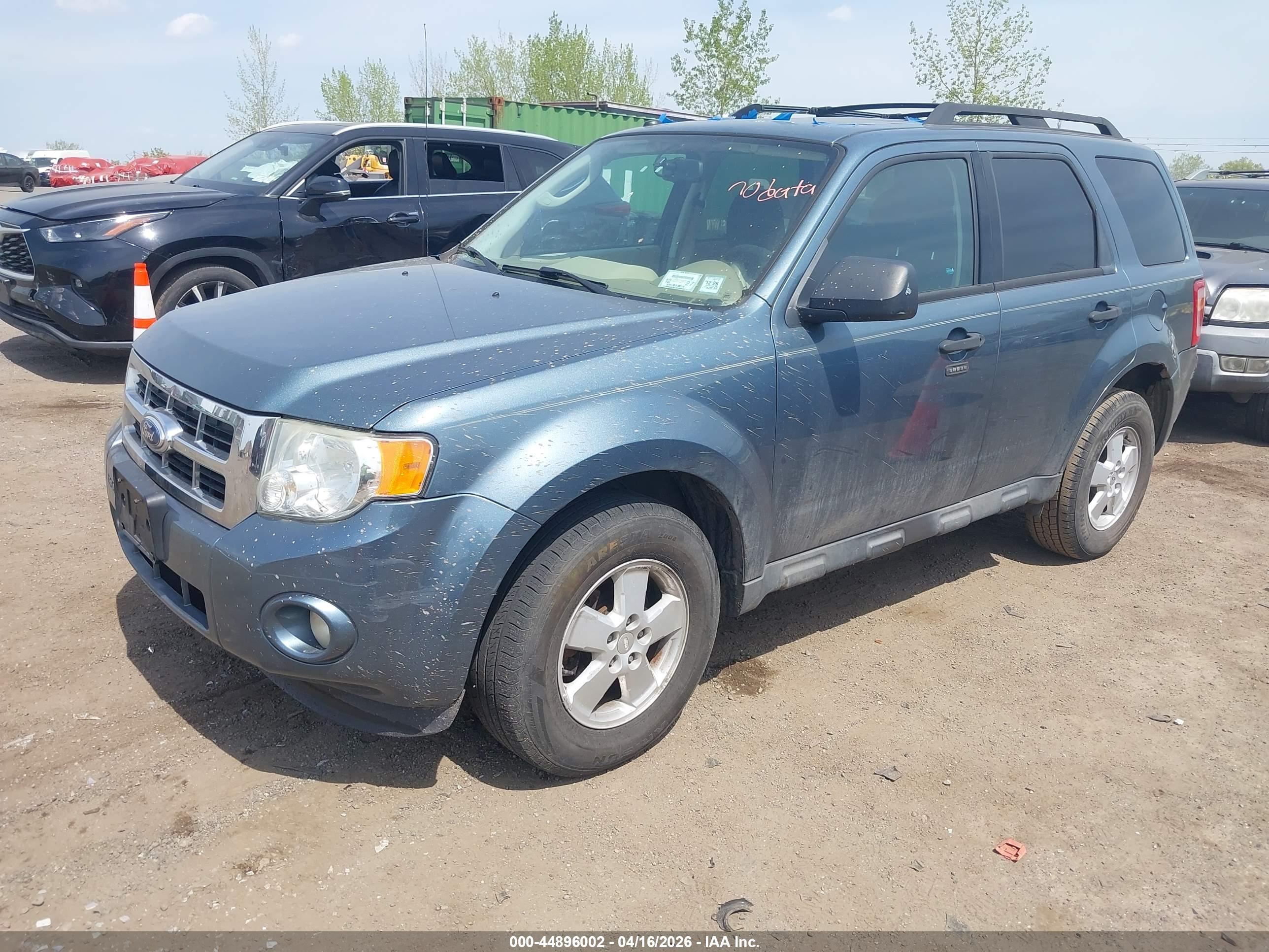 FORD ESCAPE image 2
