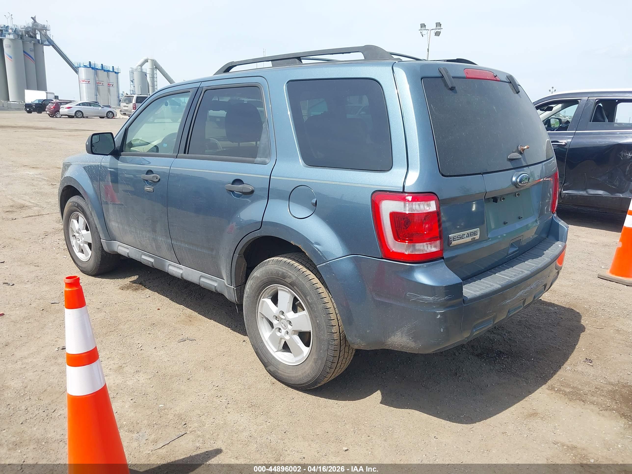 FORD ESCAPE image 3