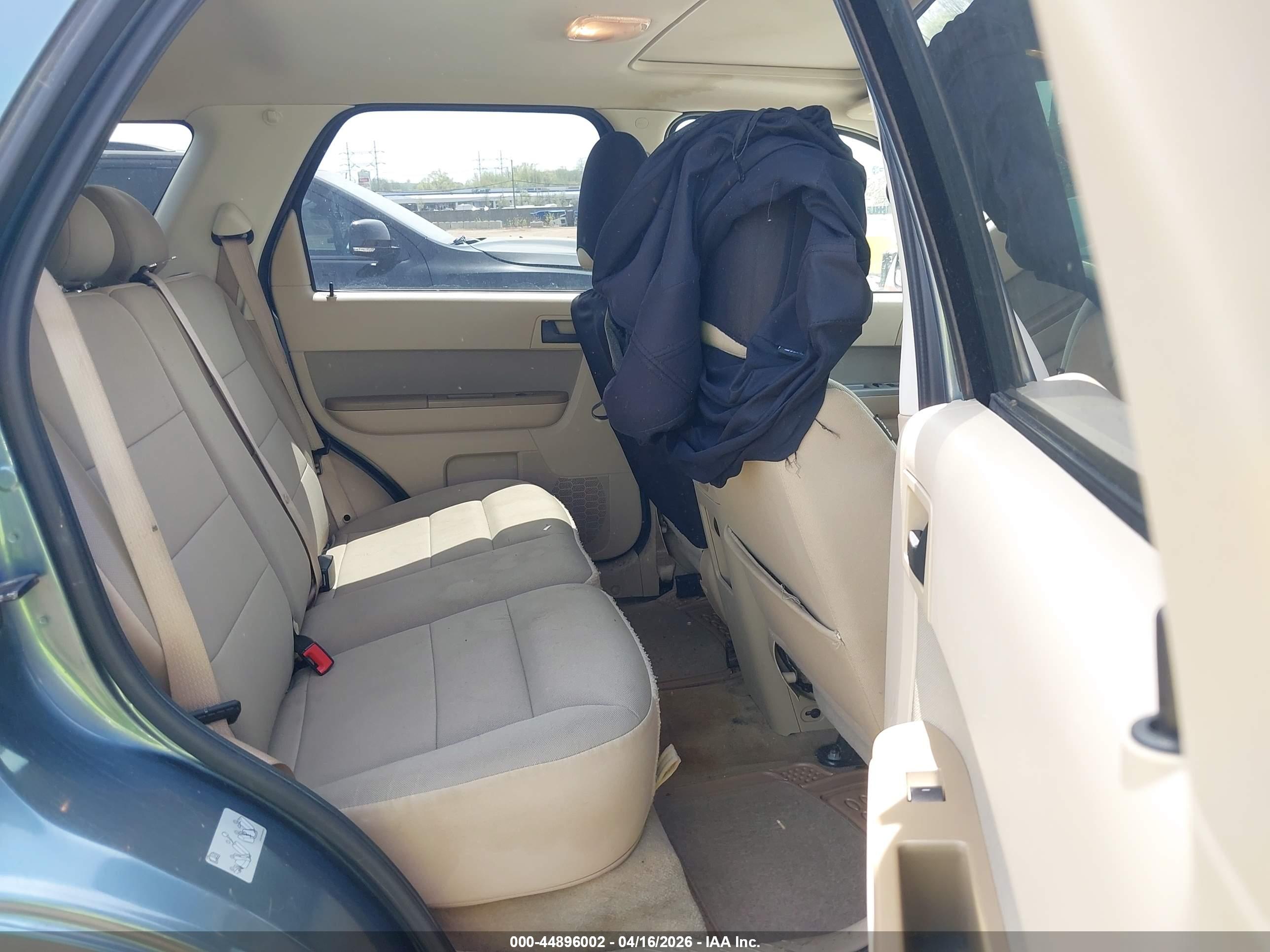 FORD ESCAPE image 8