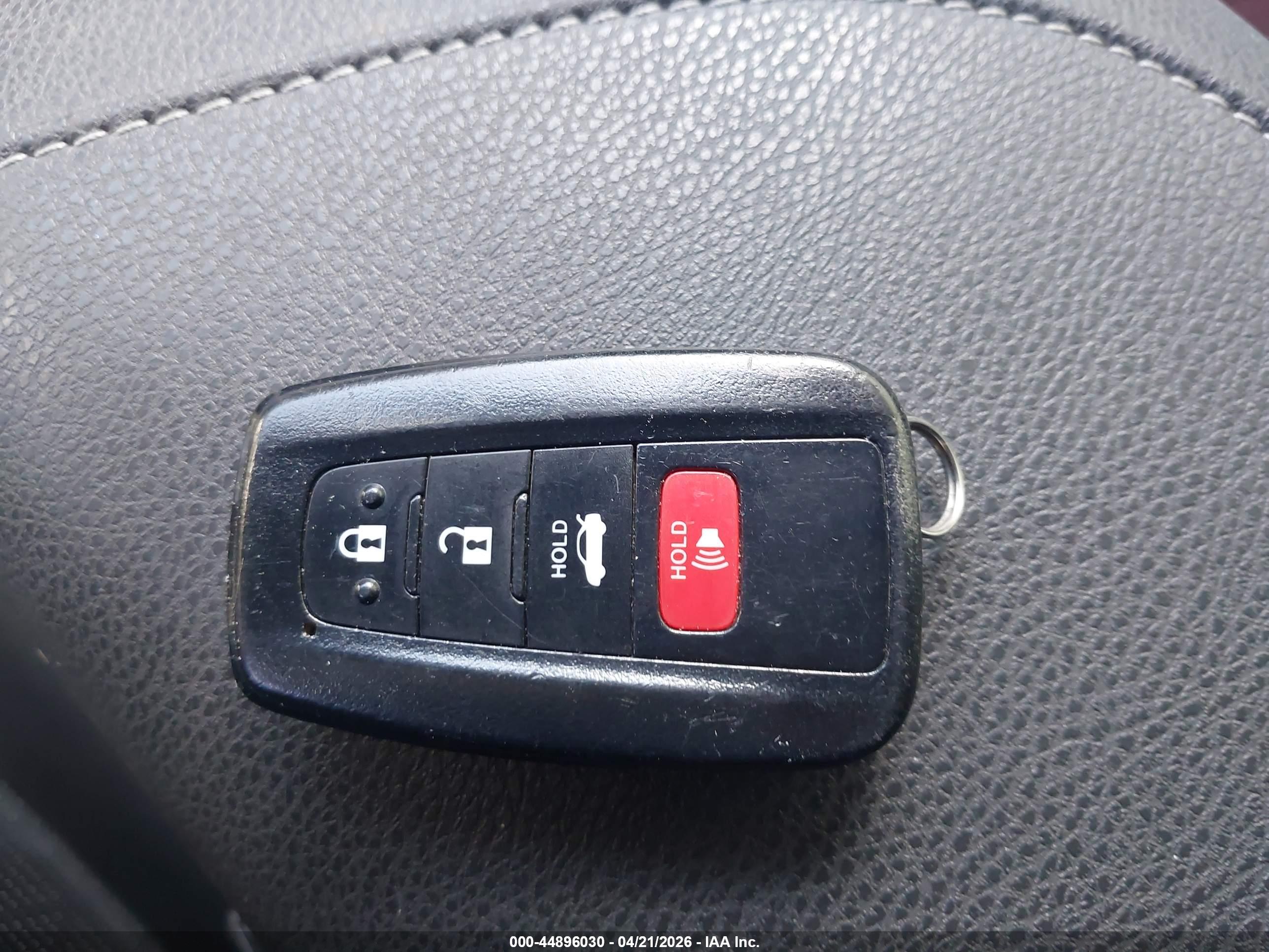 TOYOTA CAMRY image 11