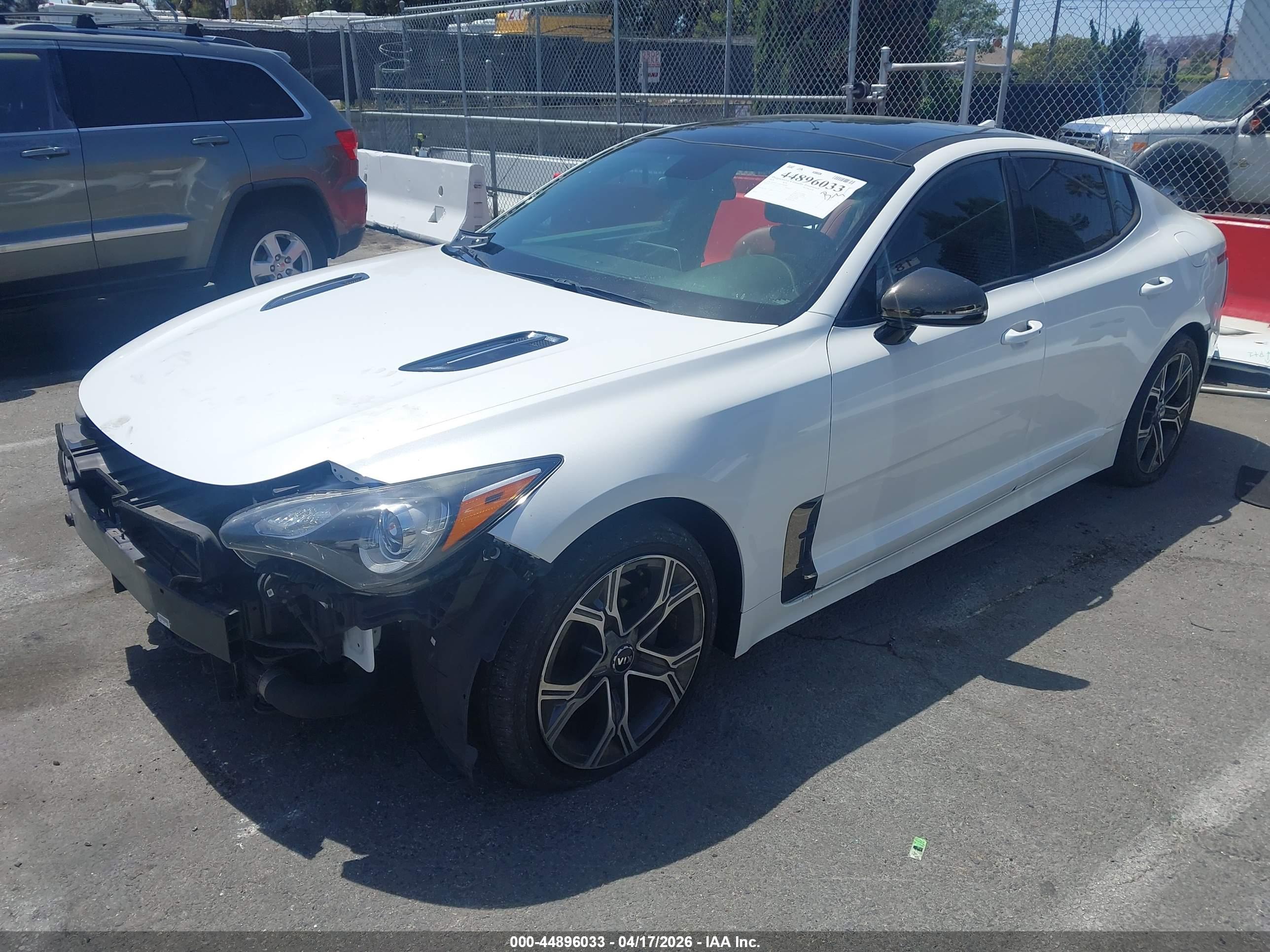 KIA STINGER image 2