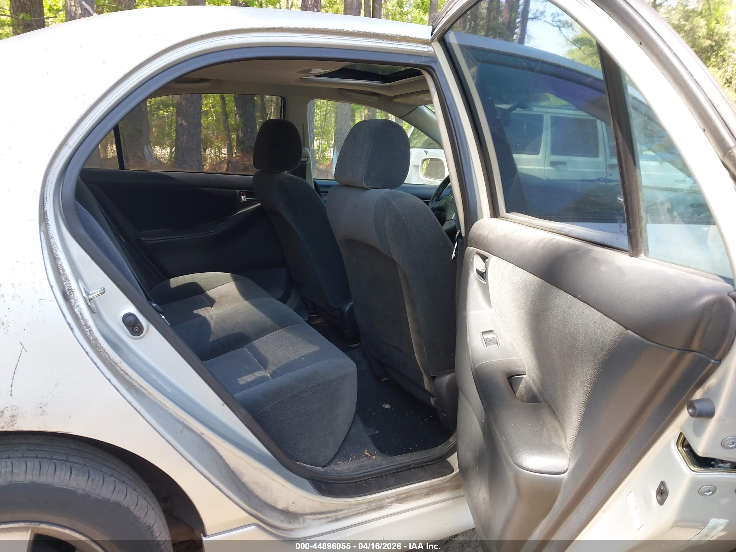 TOYOTA COROLLA image 8