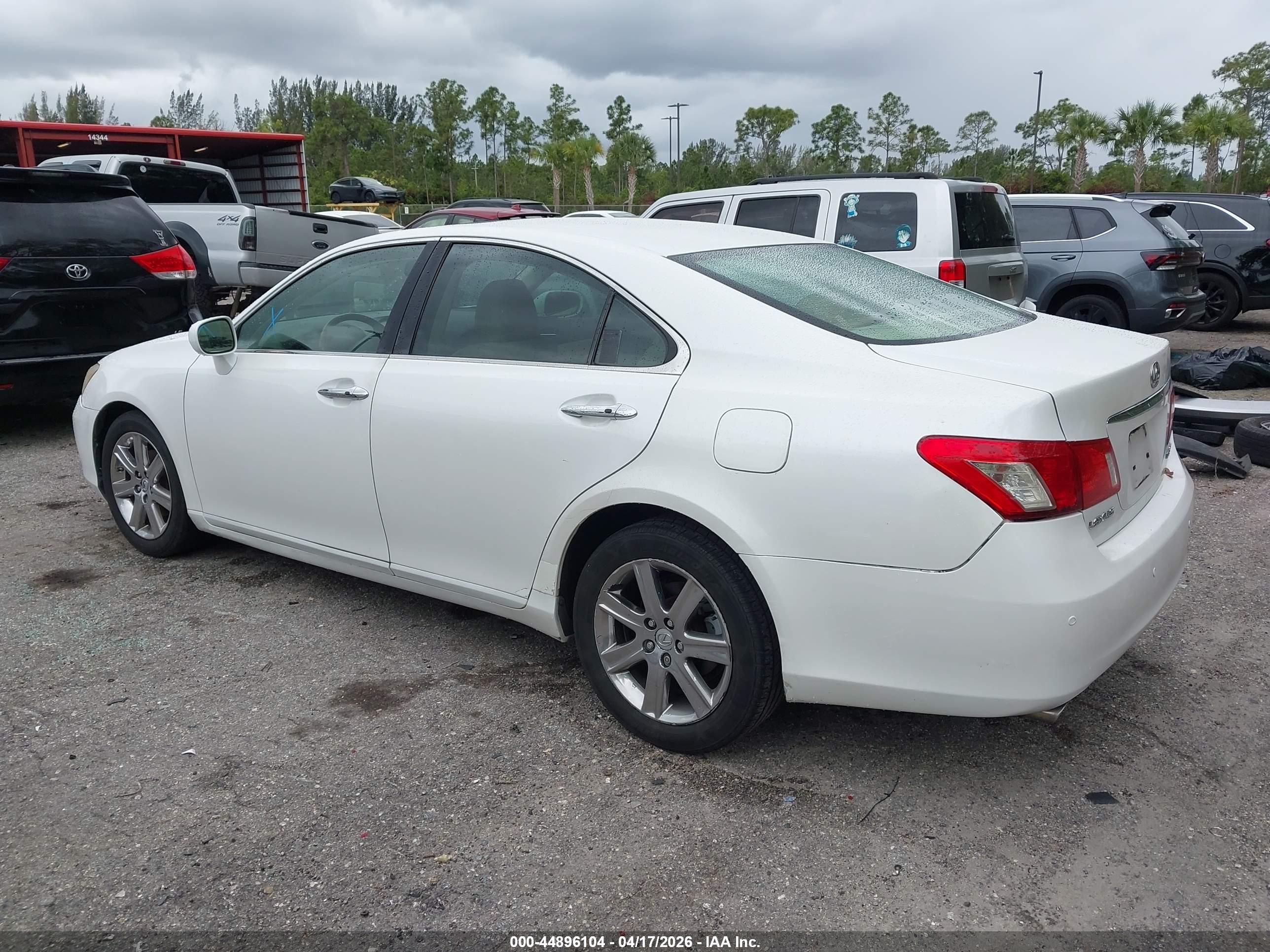 LEXUS ES image 3