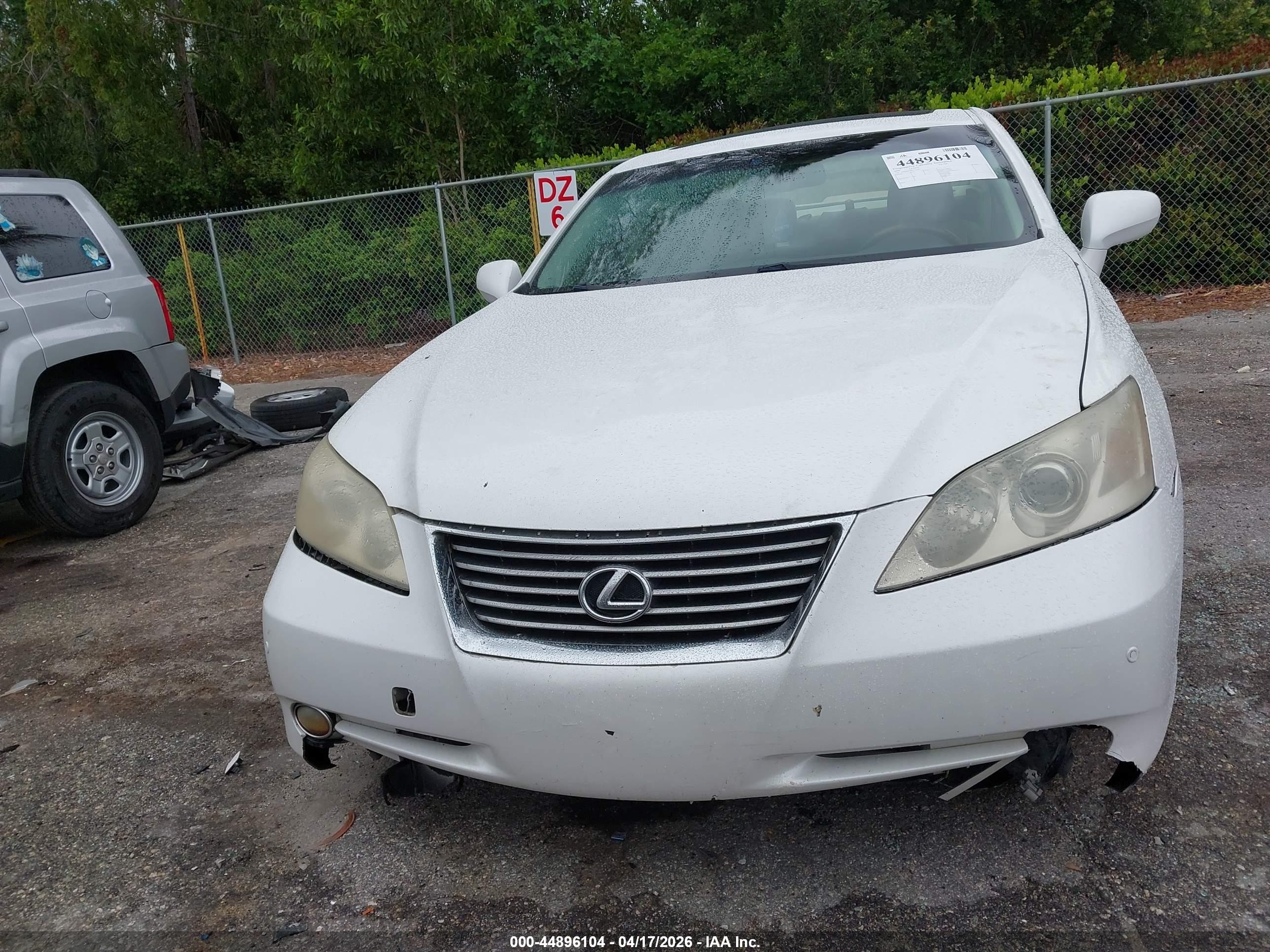 LEXUS ES image 6