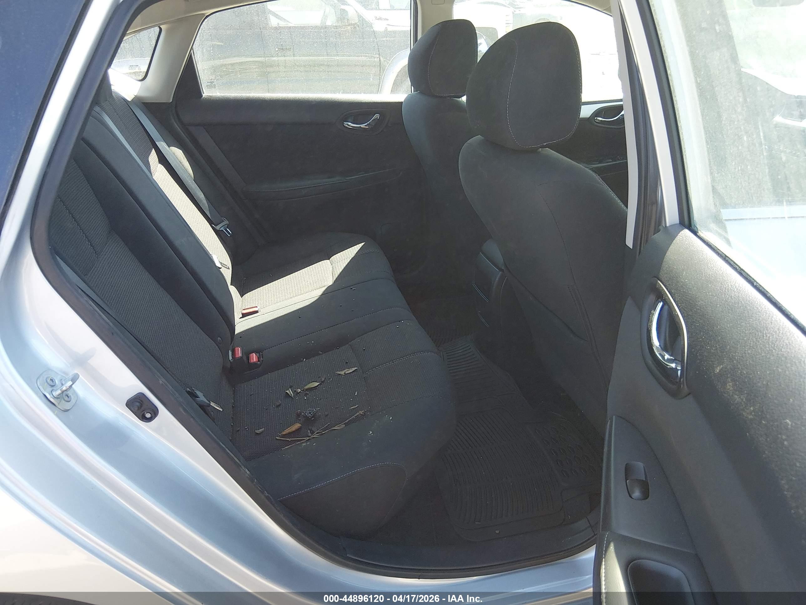 NISSAN SENTRA image 8
