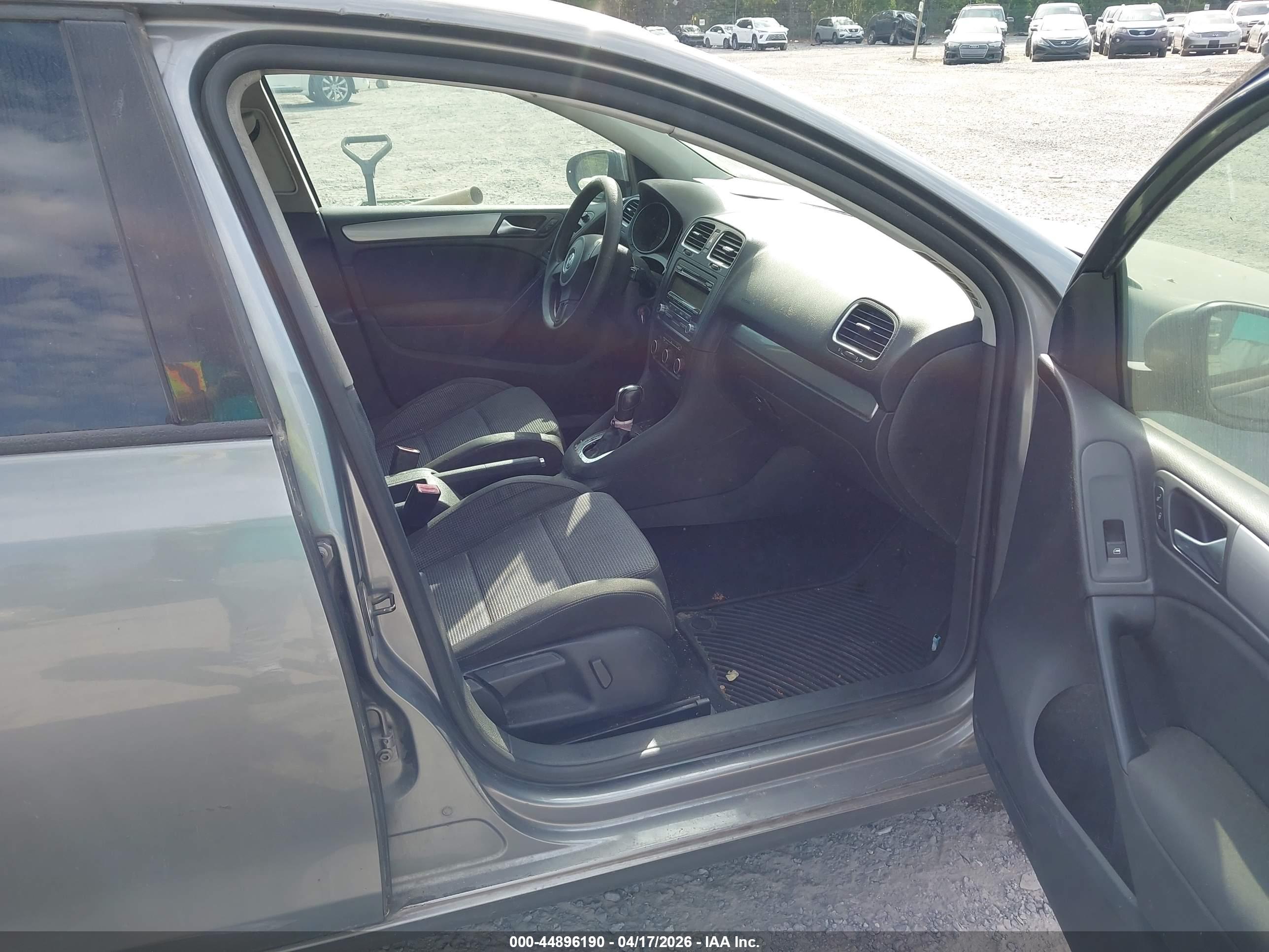 VOLKSWAGEN GOLF image 5