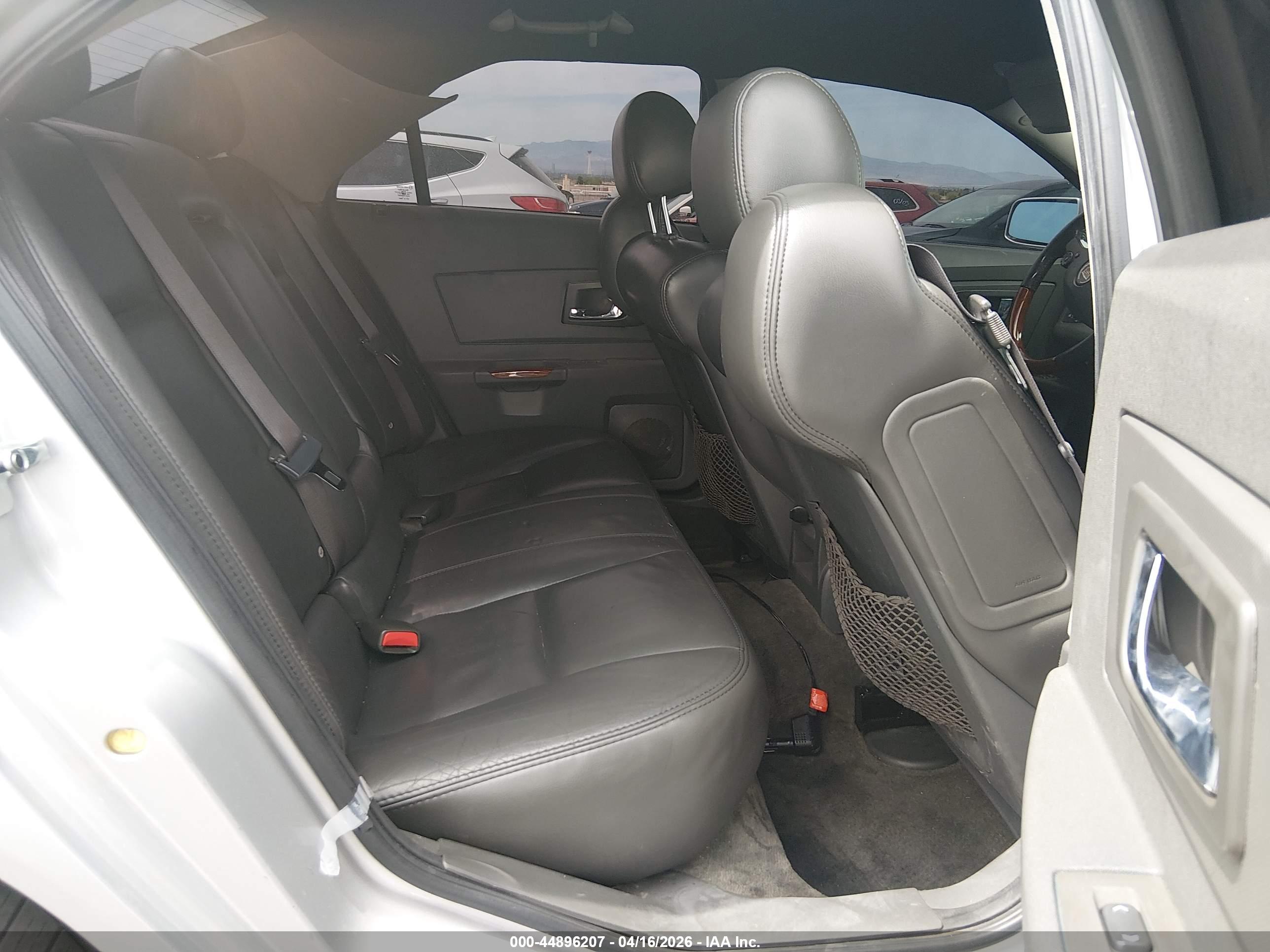 CADILLAC CTS image 8