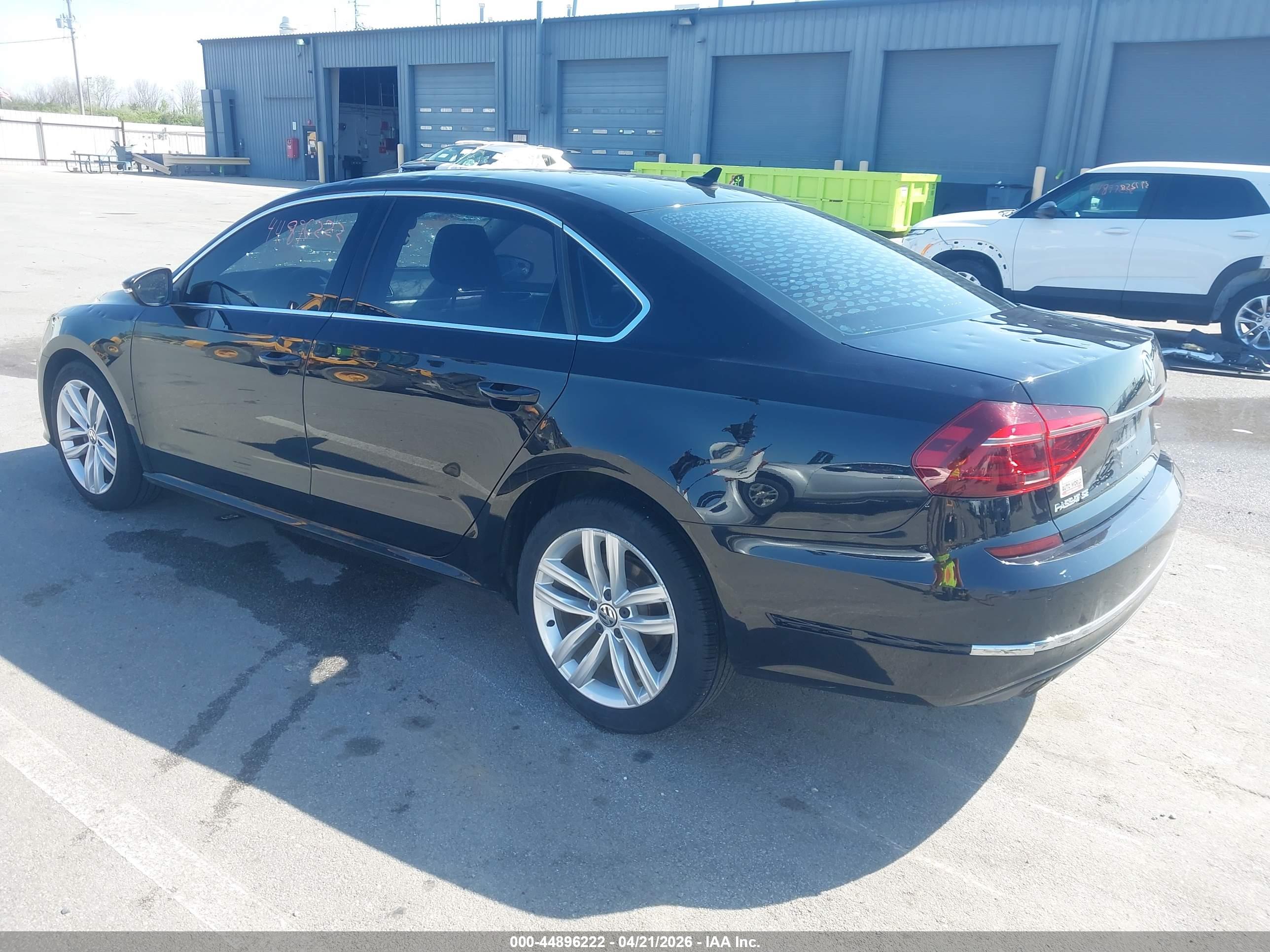 VOLKSWAGEN PASSAT image 3