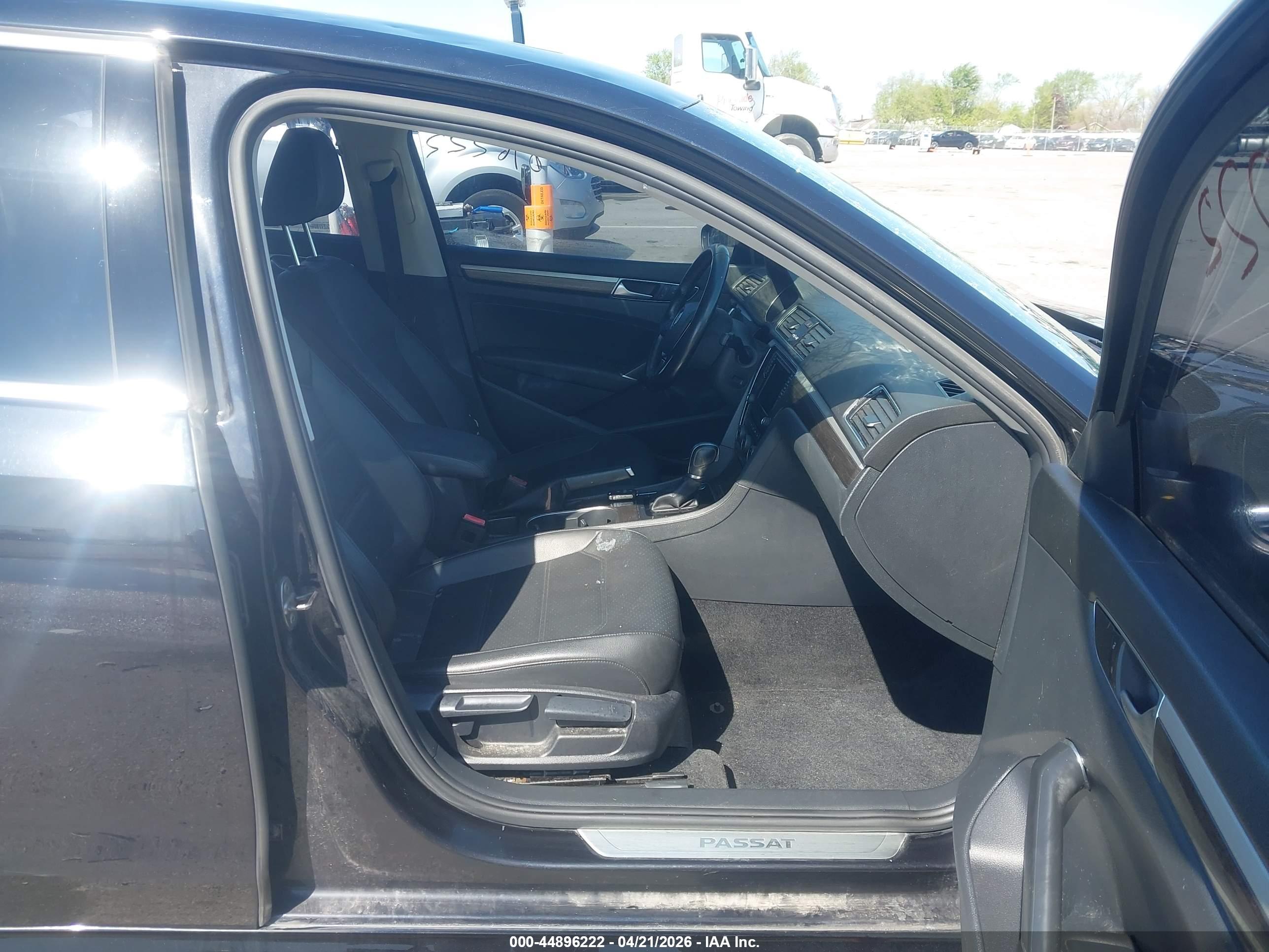 VOLKSWAGEN PASSAT image 5