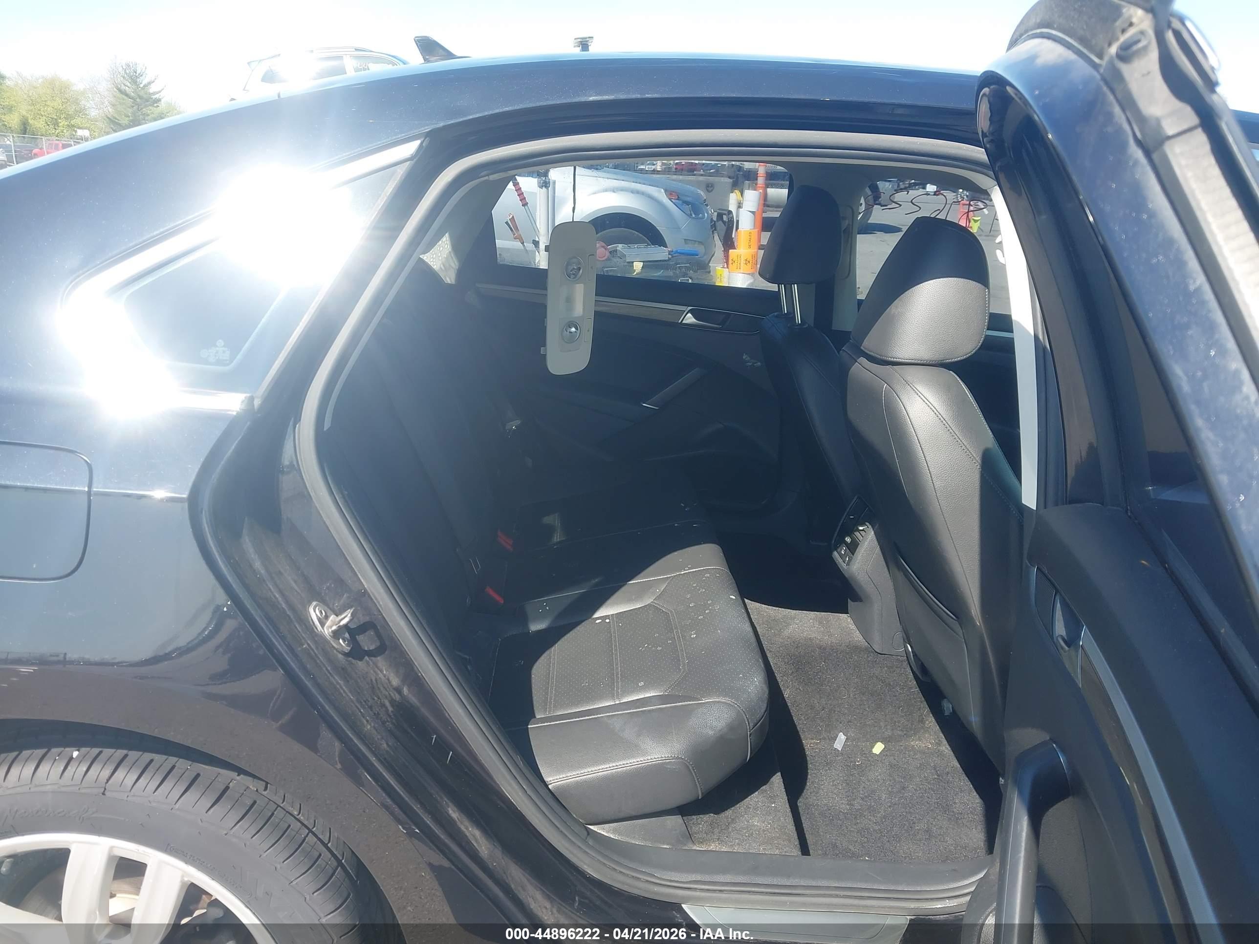 VOLKSWAGEN PASSAT image 8