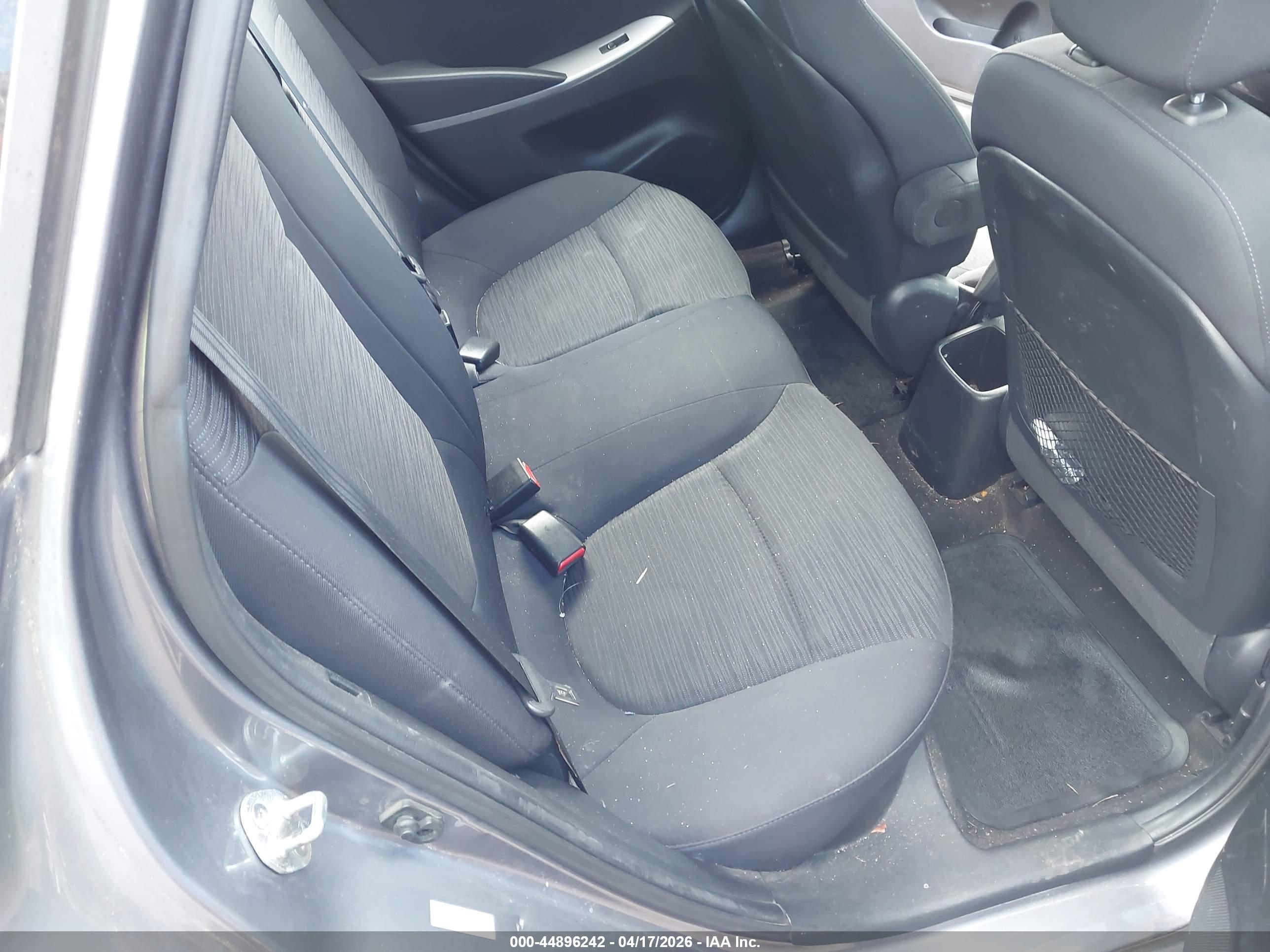 HYUNDAI ACCENT image 8