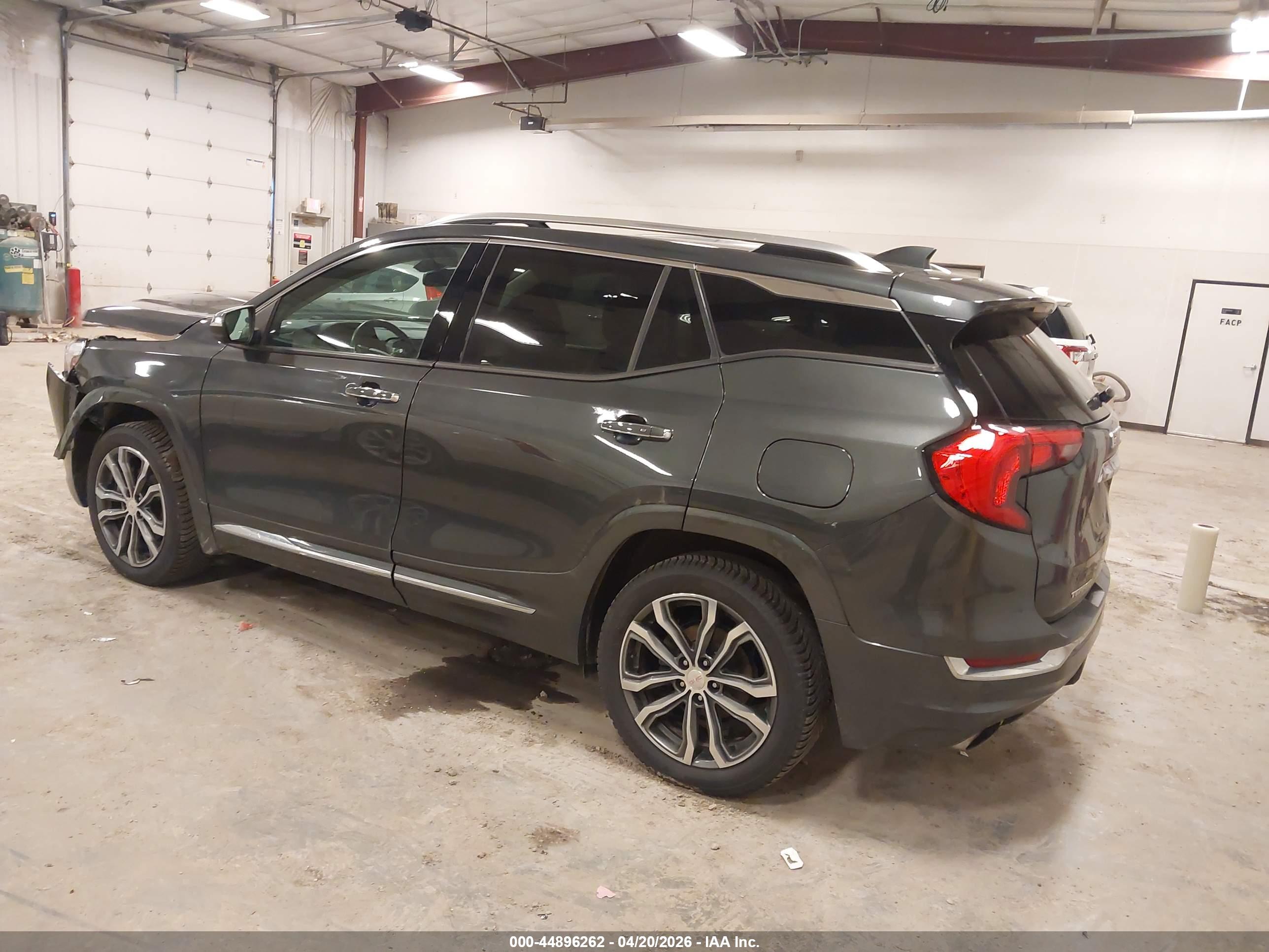 GMC TERRAIN image 3