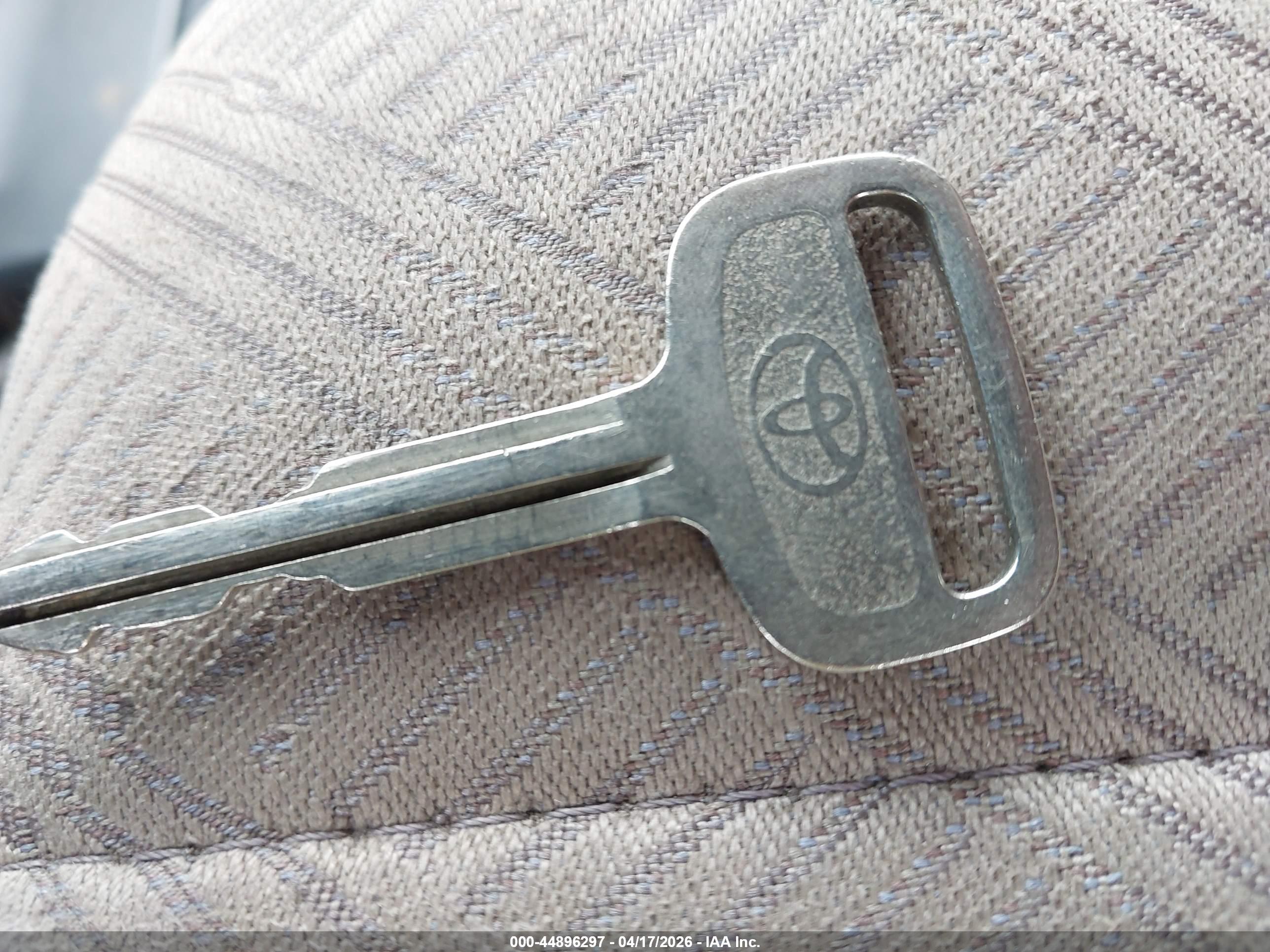 TOYOTA 4RUNNER image 11