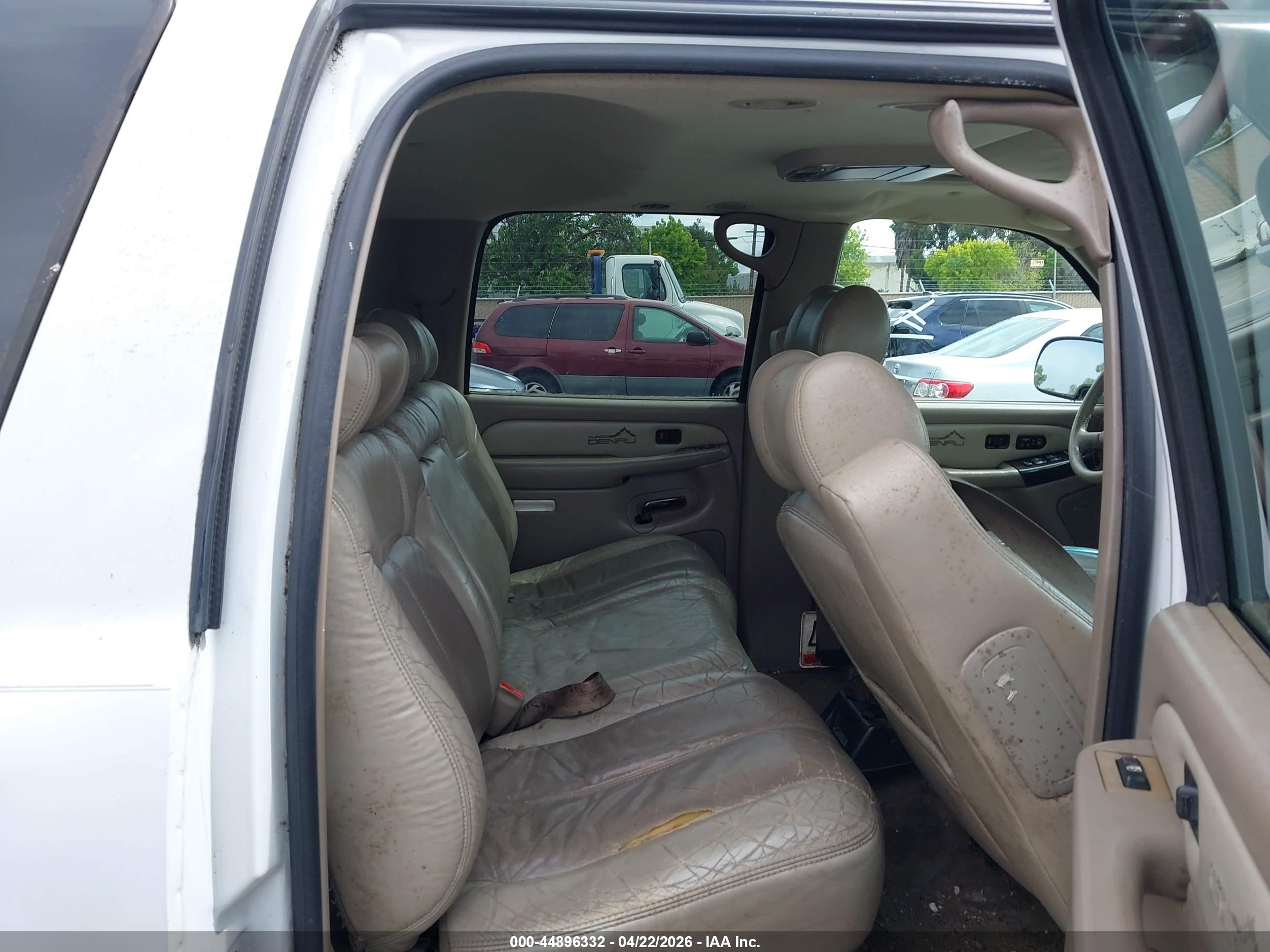 GMC YUKON image 8