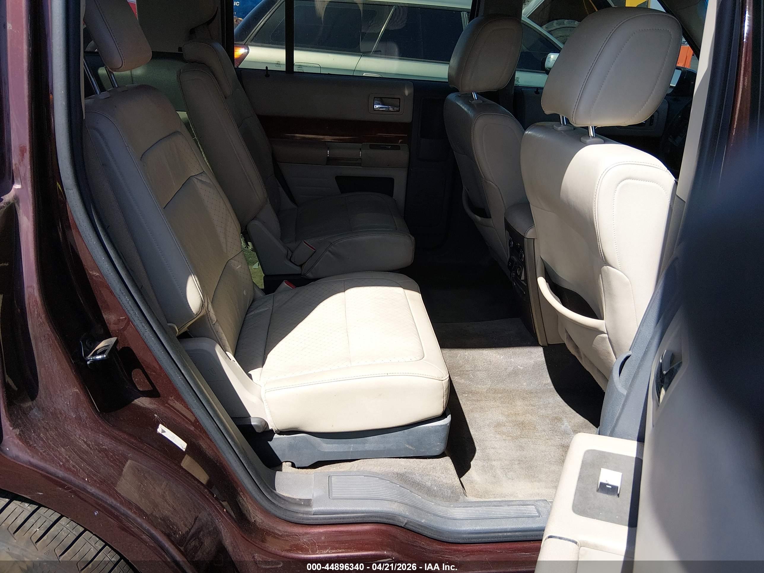 FORD FLEX image 8