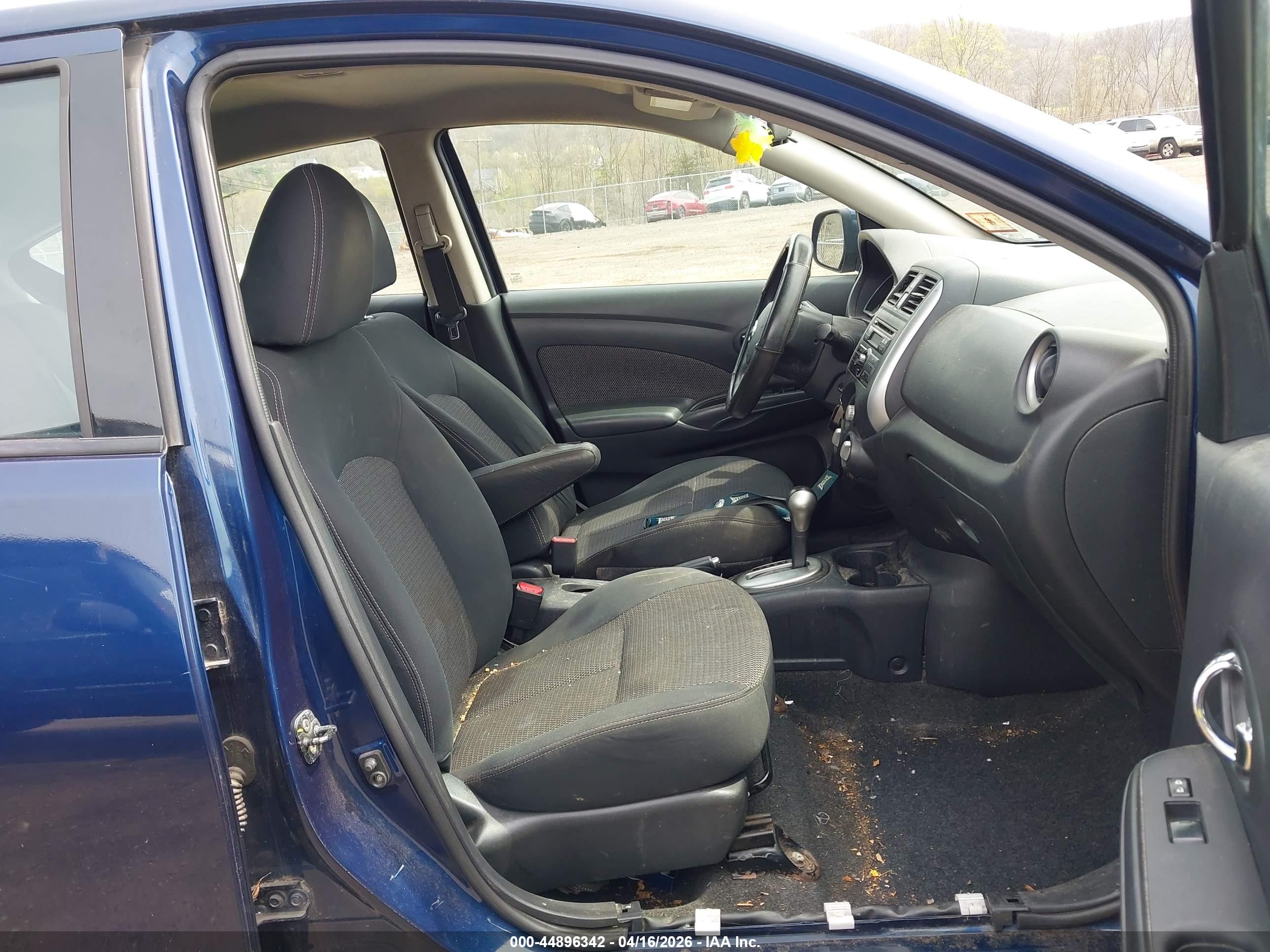 NISSAN VERSA image 5