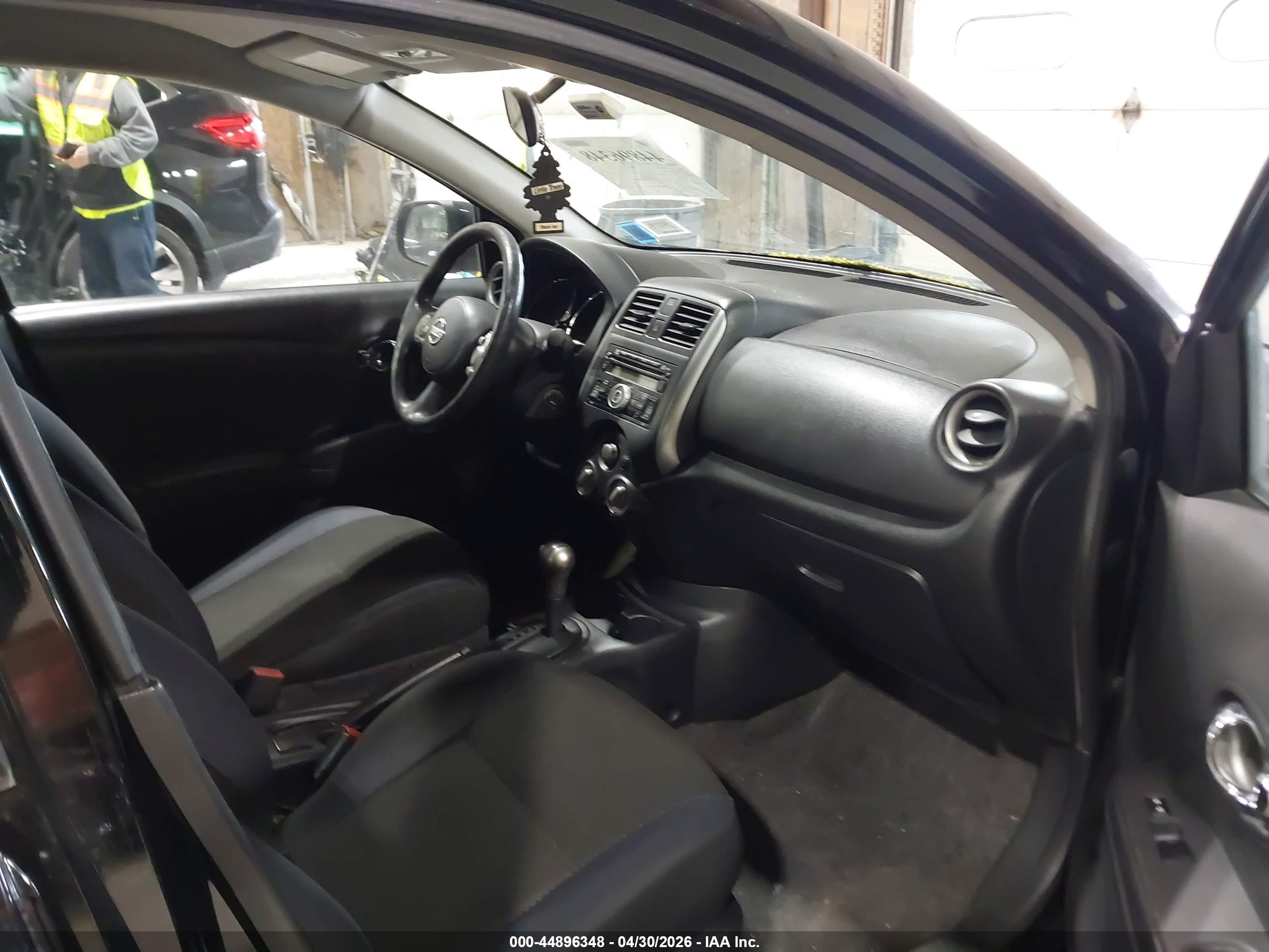 NISSAN VERSA image 5