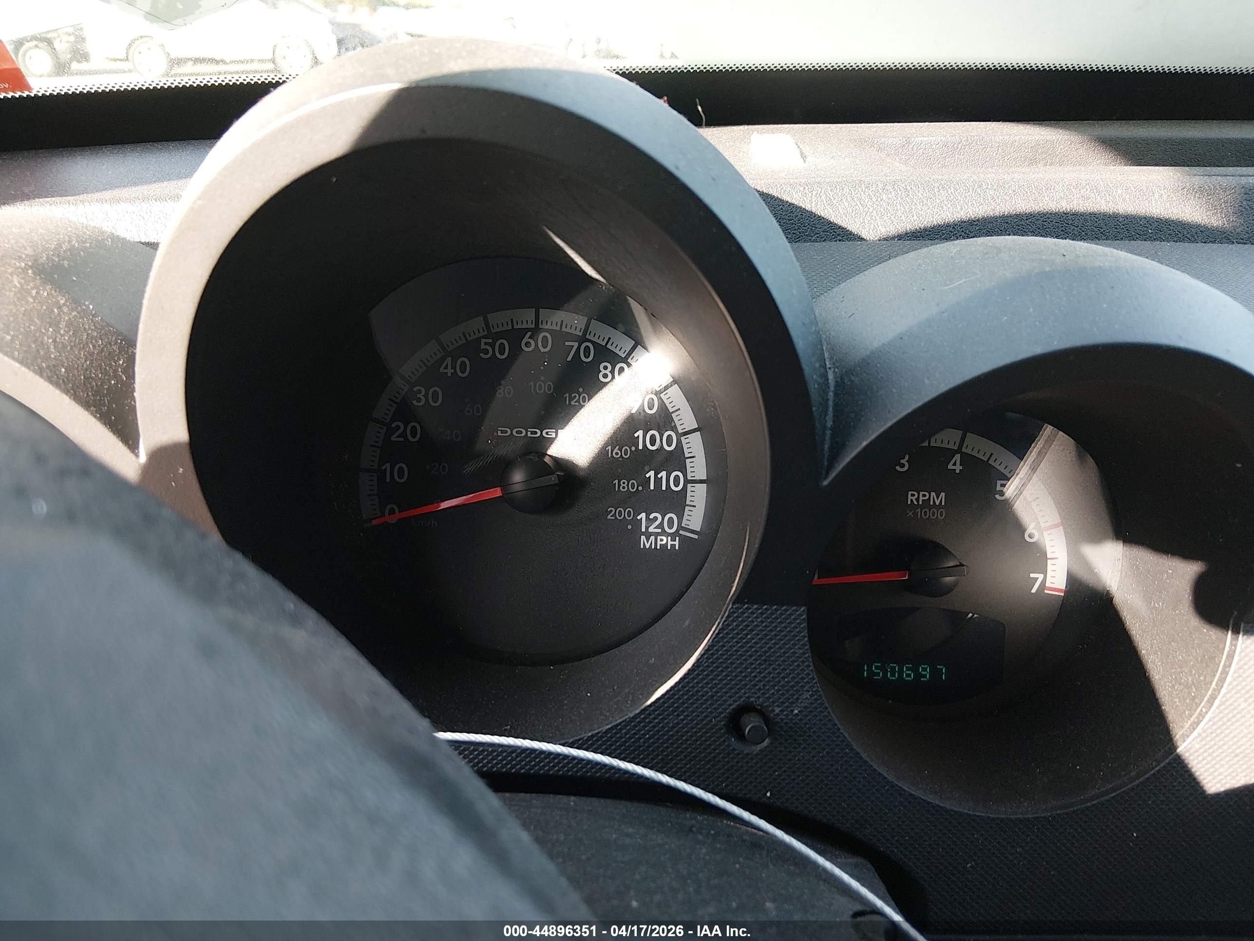 DODGE NITRO image 7