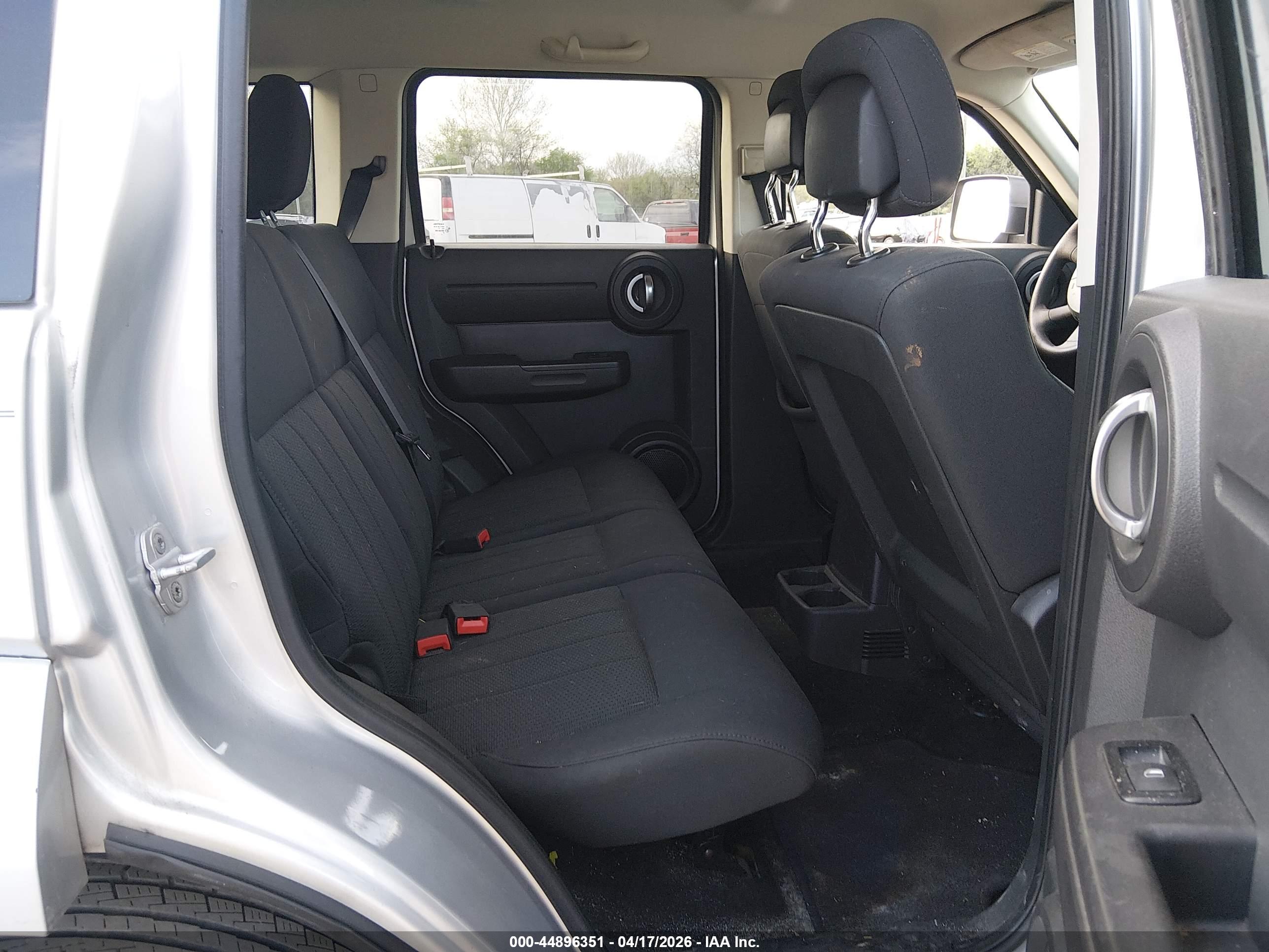 DODGE NITRO image 8